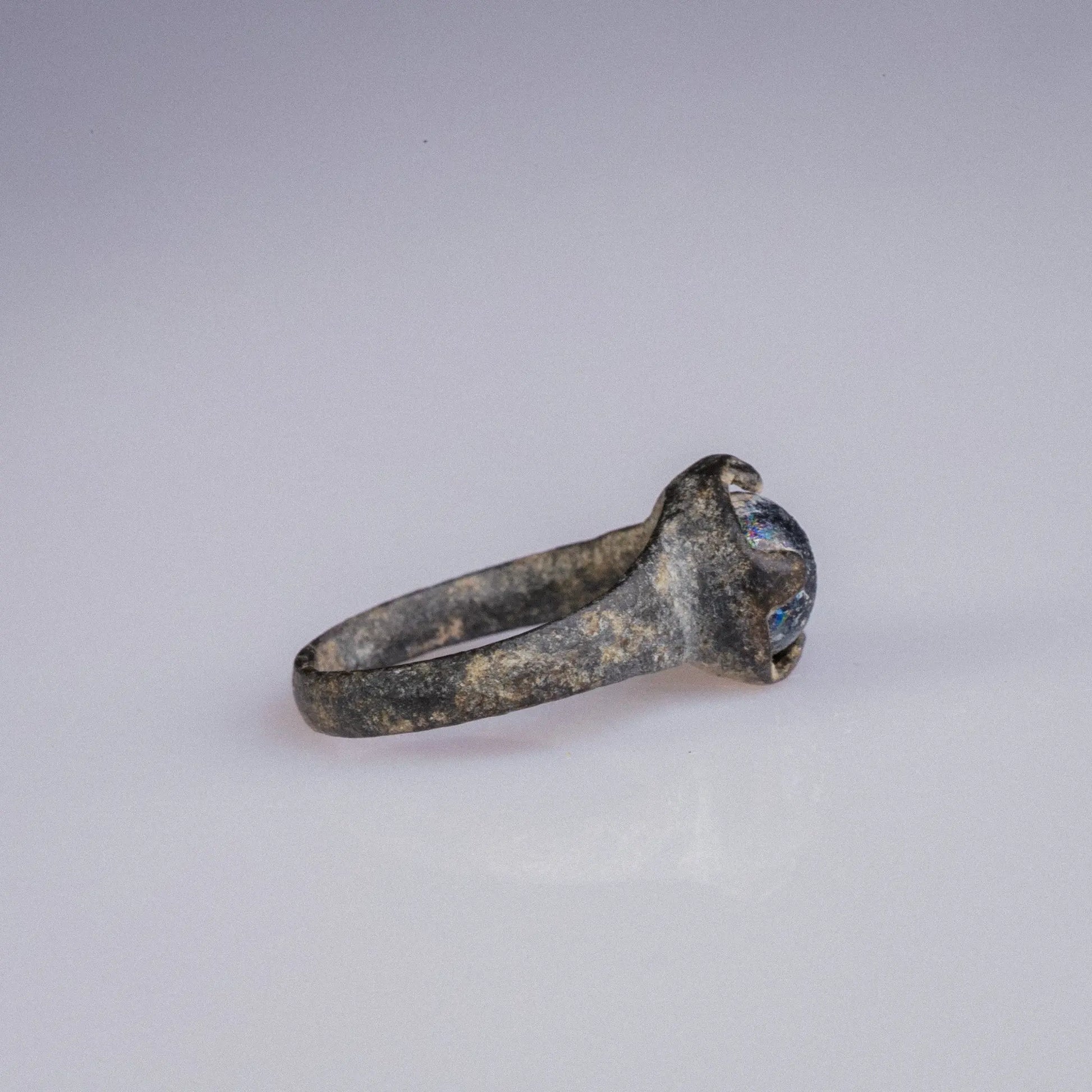 Medieval Bronze Ring with Glass Cabochon – “Oculus” (12th–14th CE) – EU 50 / US 5.25 Aurora Antiqua