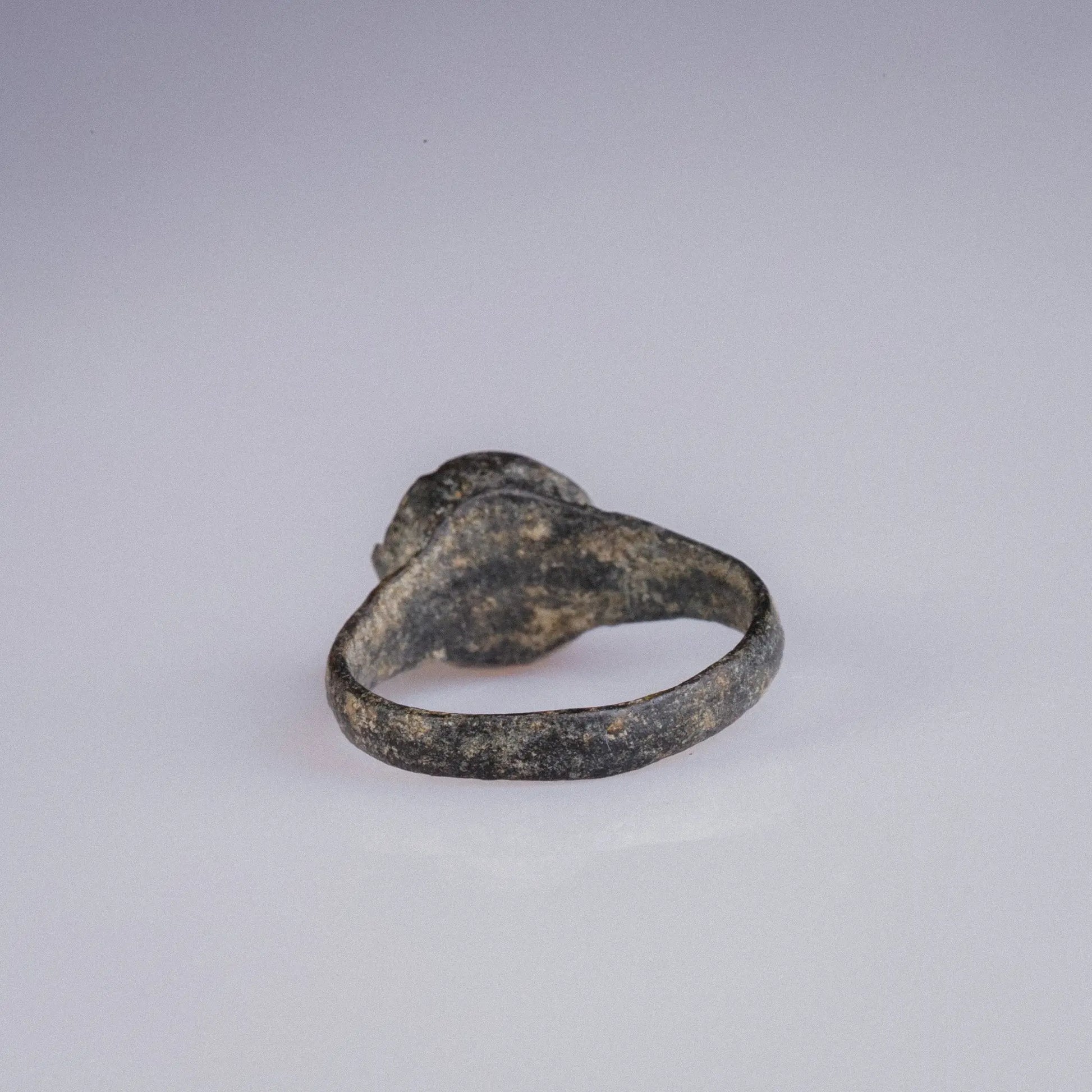 Medieval Bronze Ring with Glass Cabochon – “Oculus” (12th–14th CE) – EU 50 / US 5.25 Aurora Antiqua
