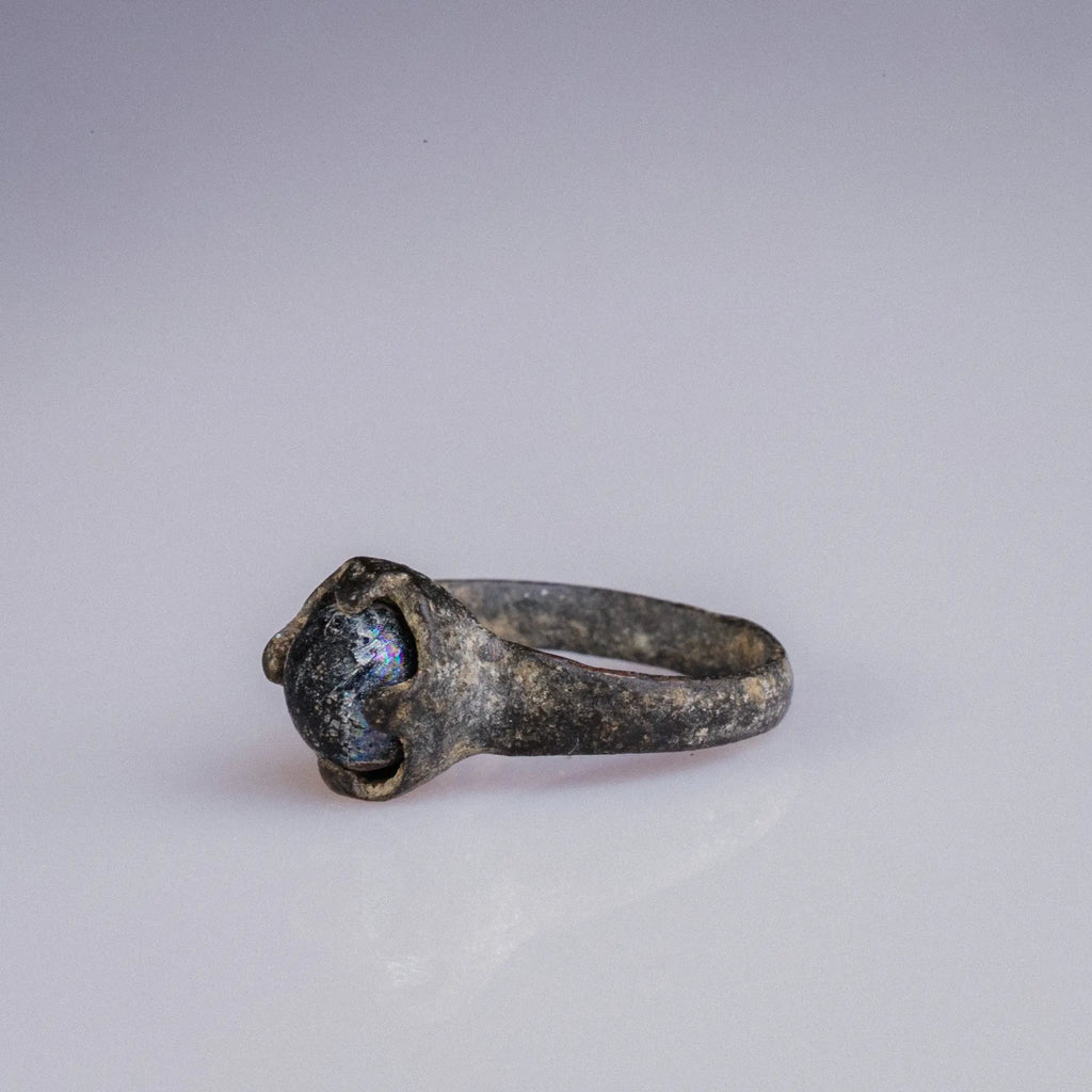 Medieval Bronze Ring with Glass Cabochon – “Oculus” (12th–14th CE) – EU 50 / US 5.25 Aurora Antiqua