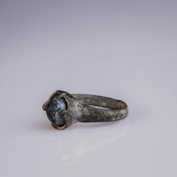 Medieval Bronze Ring with Glass Cabochon – “Oculus” (12th–14th CE) – EU 50 / US 5.25 Aurora Antiqua