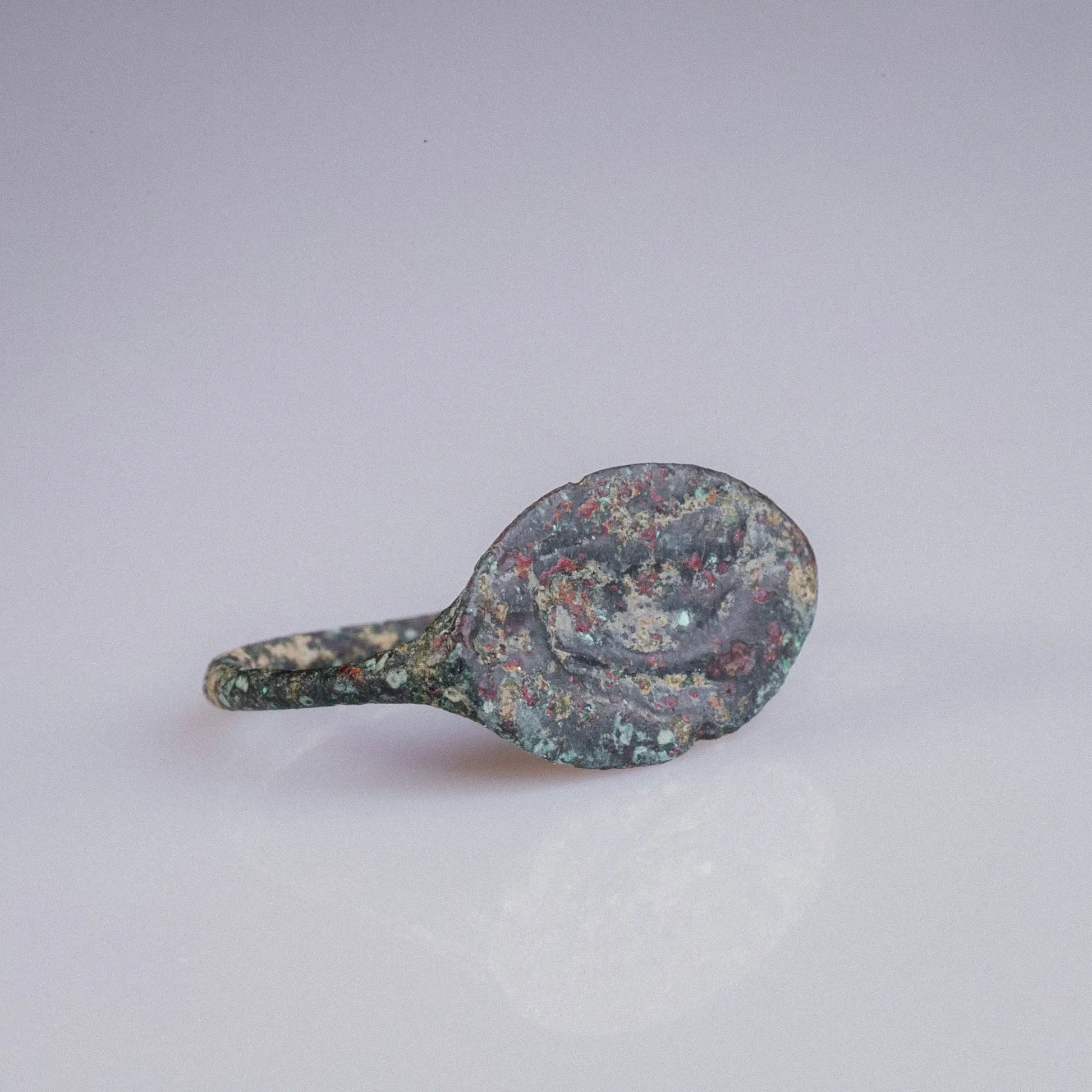 Roman Provincial Bronze Signet Ring with Figural Scene – “Aurelianus” (1st BCE–2nd CE) – EU 63 / US 10.5 Aurora Antiqua