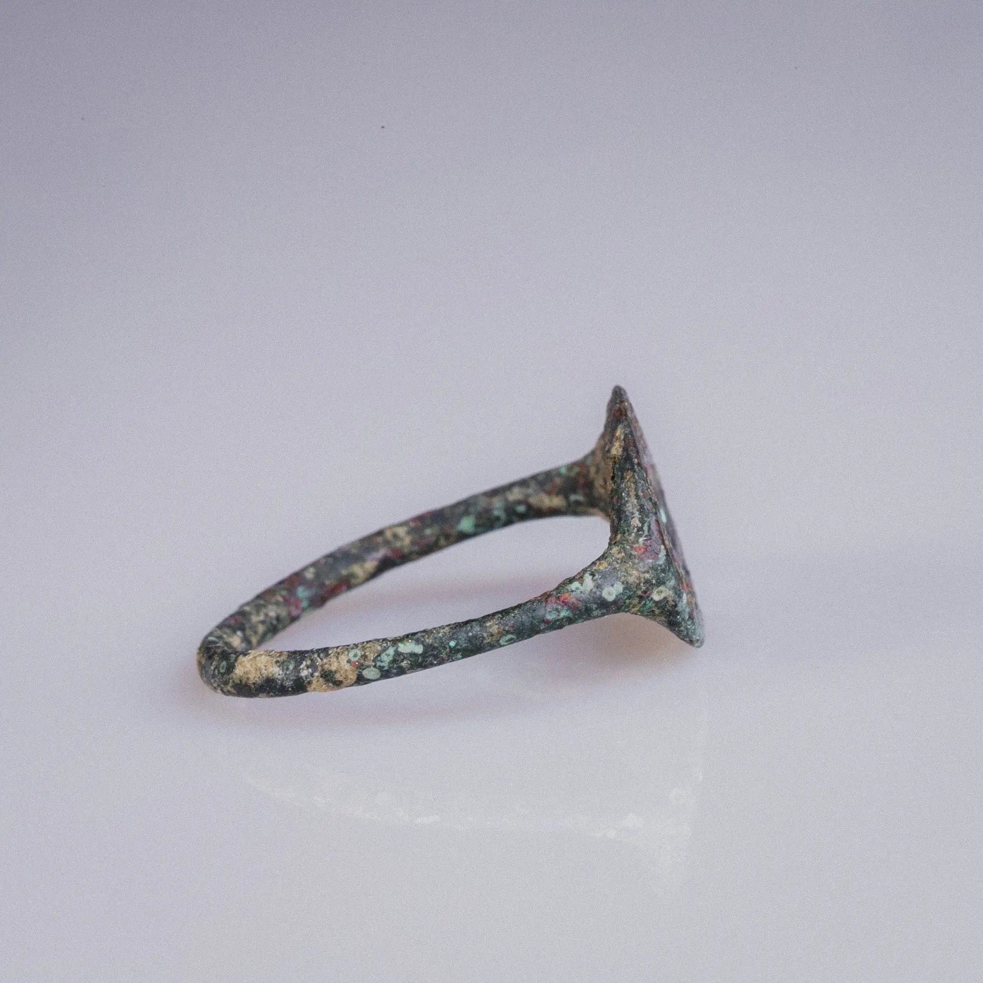 Roman Provincial Bronze Signet Ring with Figural Scene – “Aurelianus” (1st BCE–2nd CE) – EU 63 / US 10.5 Aurora Antiqua