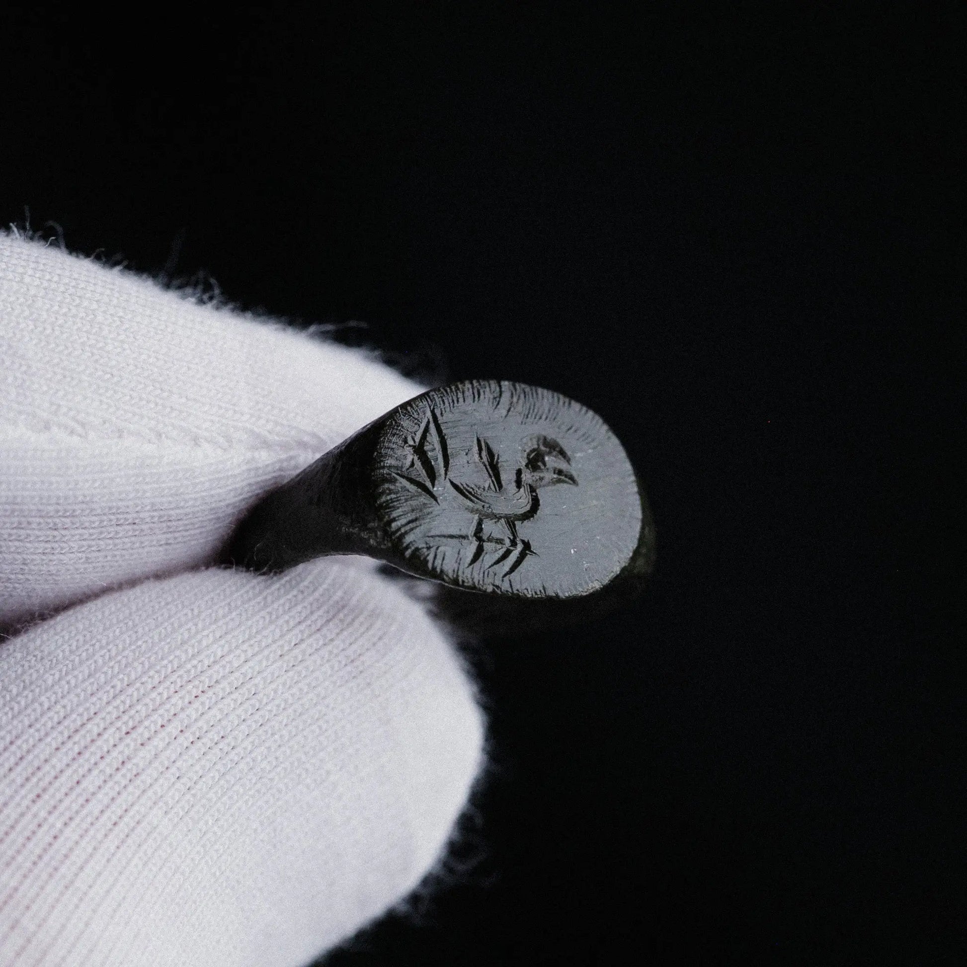 Medieval European Bronze Signet Ring with Bird Motif – “Eadric” (12th–15th c. AD) – EU 51 / US 5.75 Aurora Antiqua