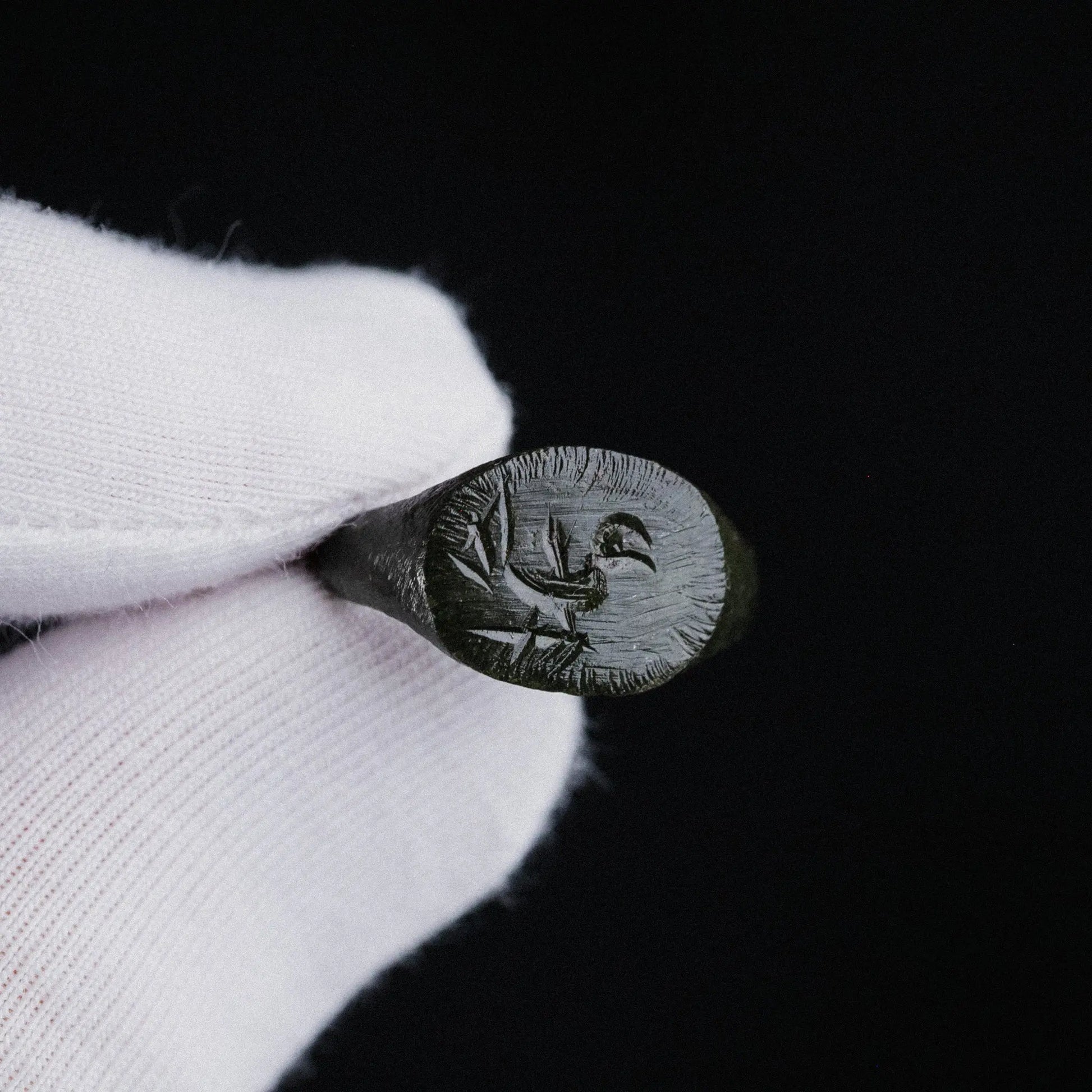 Medieval European Bronze Signet Ring with Bird Motif – “Eadric” (12th–15th c. AD) – EU 51 / US 5.75 Aurora Antiqua