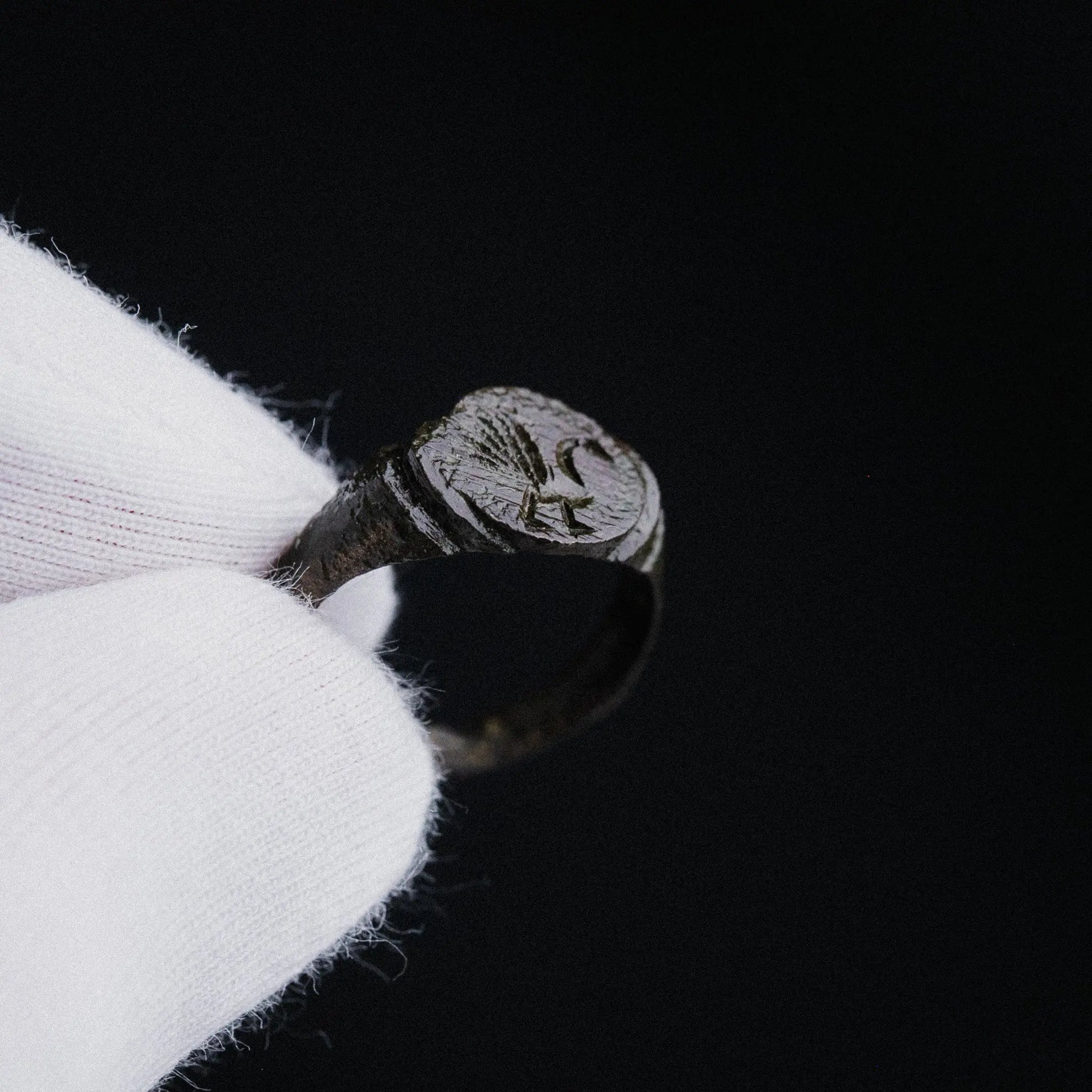 Medieval European Bronze Signet Ring with Bird Motif – “Alard” (12th–15th c. AD) – EU 52 / US 6.25 Aurora Antiqua