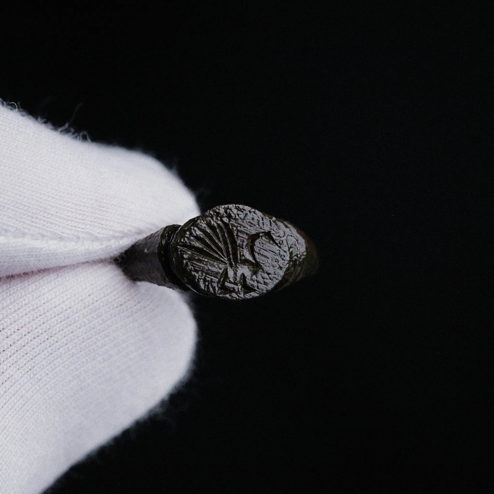 Medieval European Bronze Signet Ring with Bird Motif – “Alard” (12th–15th c. AD) – EU 52 / US 6.25 Aurora Antiqua
