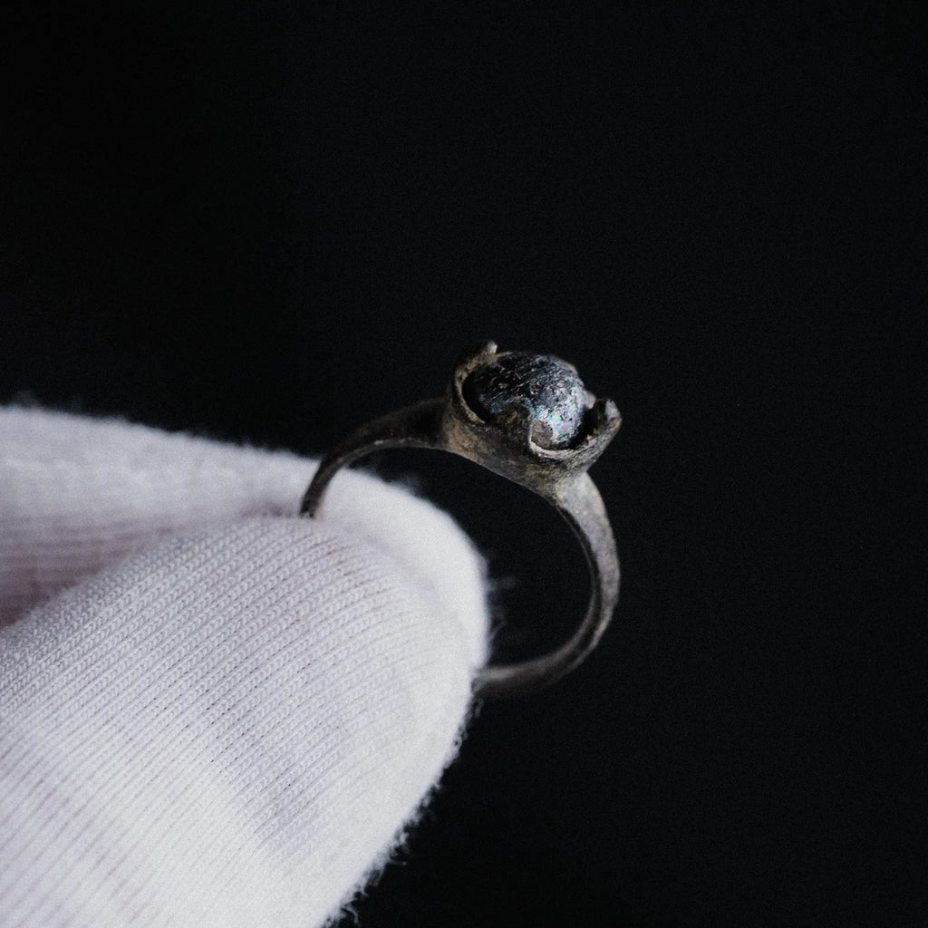 Medieval Bronze Ring with Glass Cabochon – “Oculus” (12th–14th CE) – EU 50 / US 5.25 Aurora Antiqua