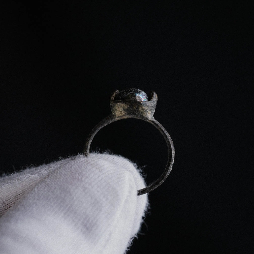 Medieval Bronze Ring with Glass Cabochon – “Oculus” (12th–14th CE) – EU 50 / US 5.25 Aurora Antiqua
