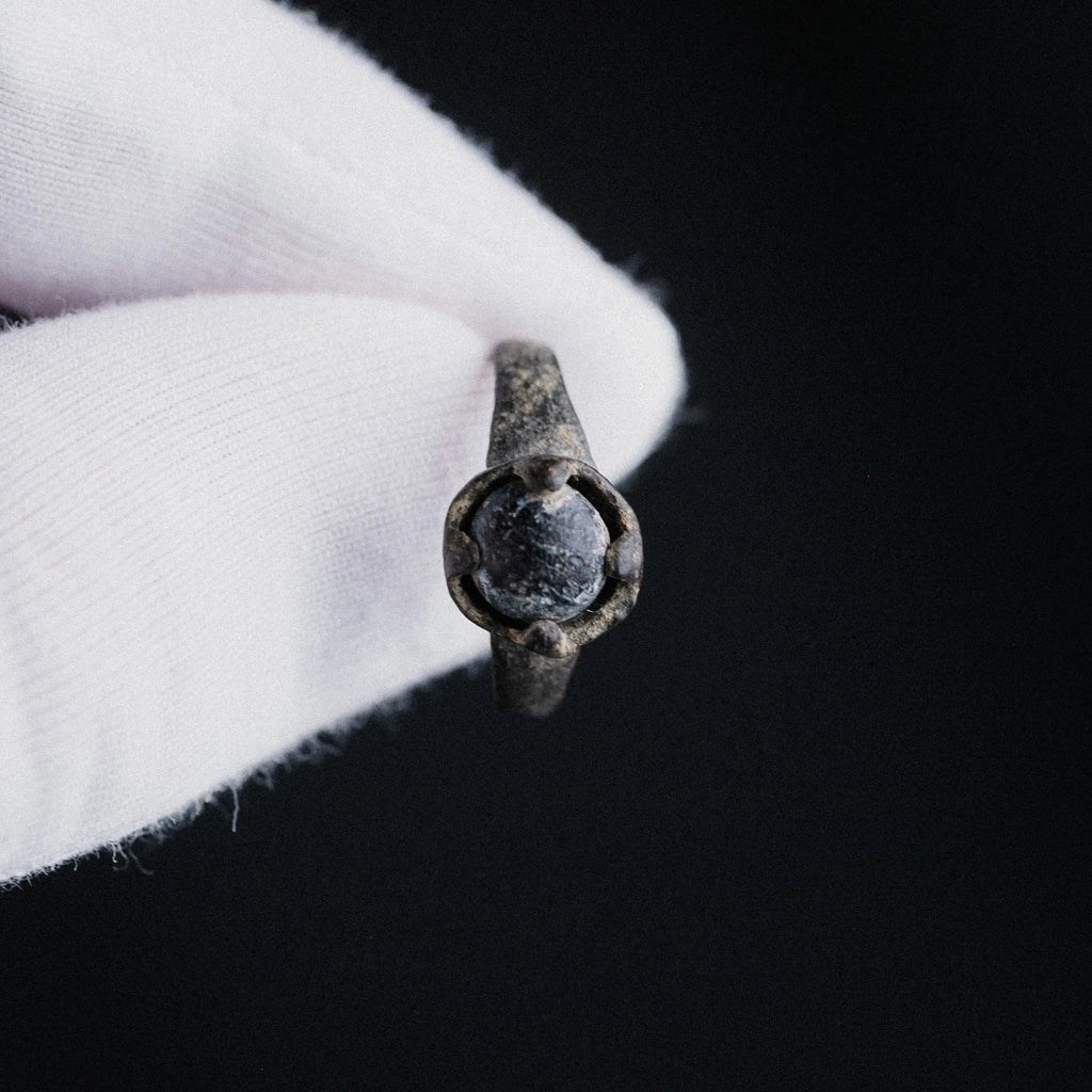 Medieval Bronze Ring with Glass Cabochon – “Oculus” (12th–14th CE) – EU 50 / US 5.25 Aurora Antiqua