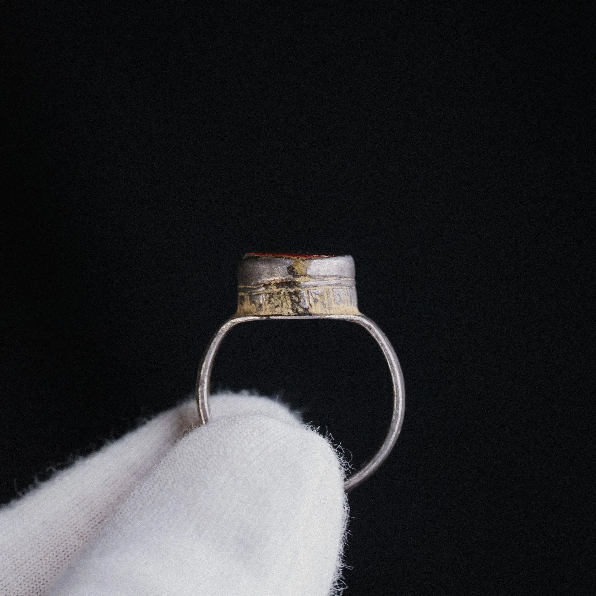 Byzantine Silver Ring with Carnelian Cabochon – “Nikephoros” (9th–10th c. CE) – EU 59 / US 8.75 Aurora Antiqua