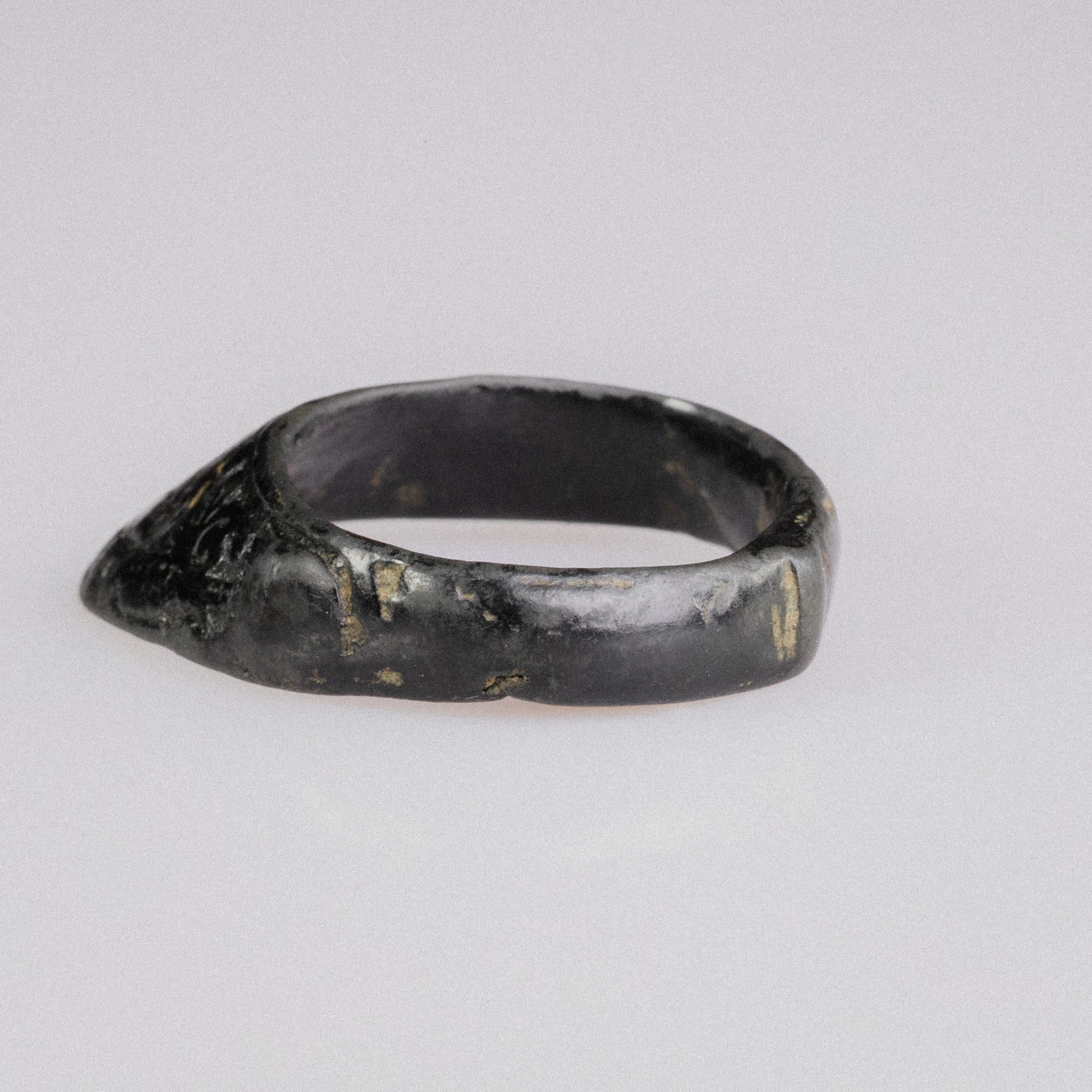 Medieval Bronze Archer’s Thumb Ring – “Sagitta” (11th–12th CE) – EU 67 / US 12.75