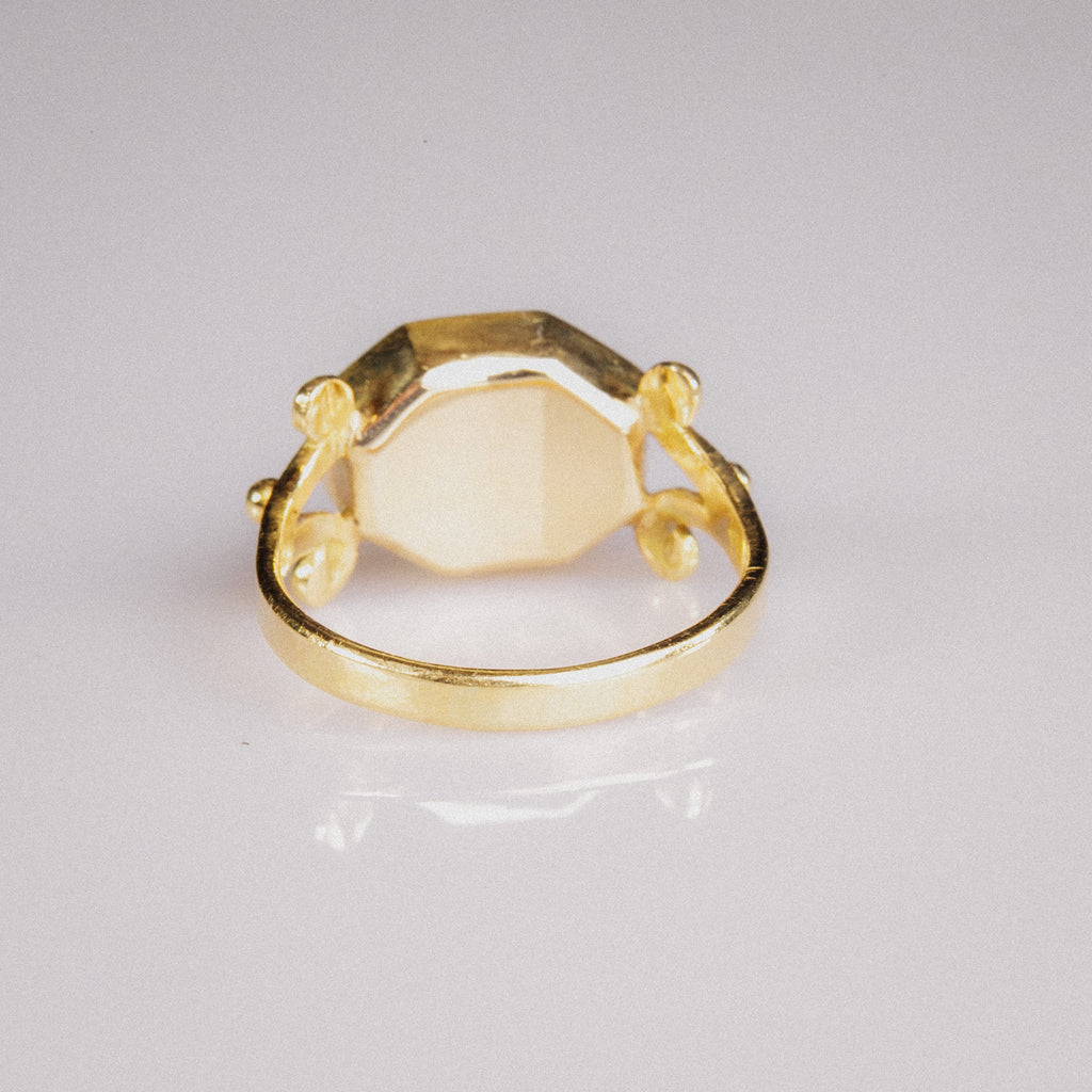 Roman Carnelian Intaglio Ring of Minerva in Victorian Gold Mount – “Minerva” (2nd–3rd CE, Mount 19th CE) – EU 61 / US 8.75