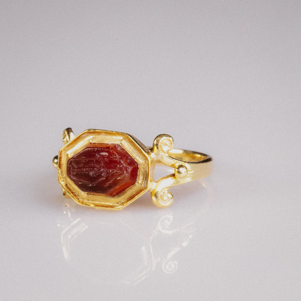 Roman Carnelian Intaglio Ring of Minerva in Victorian Gold Mount – “Minerva” (2nd–3rd CE, Mount 19th CE) – EU 61 / US 8.75