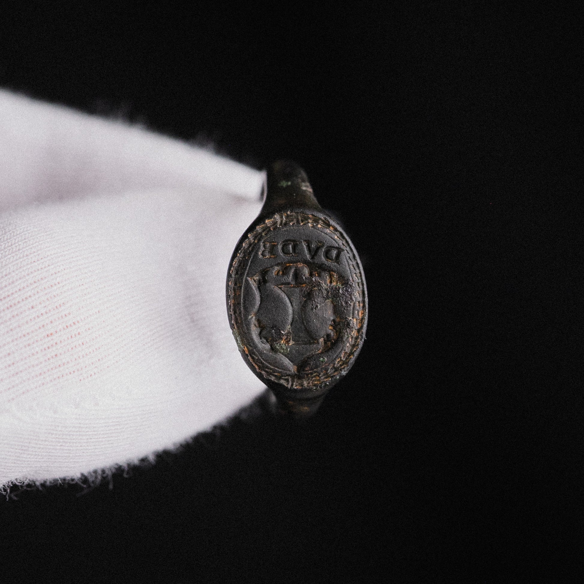 Renaissance Bronze Heraldic Signet Ring – “Valerius” (16th CE) – EU 59 / US 8.75