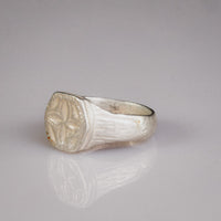 Medieval Silver Signet Ring with Quatrefoil Motif – 'Quaternus' (12th–14th Ce) — view 6