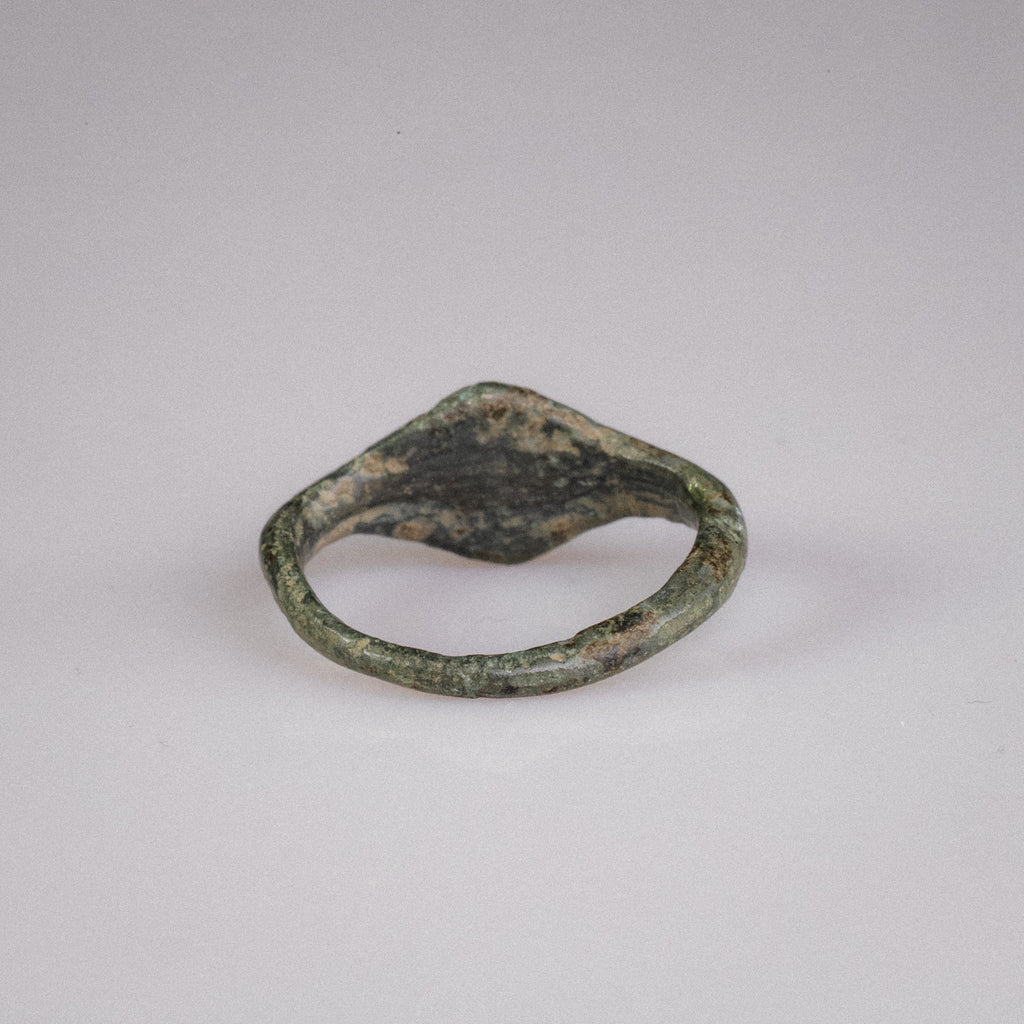 Roman Bronze Legionary Ring with Numeral VII – “Septimus” (1st–3rd CE) – Eu 53 / Us 6.5