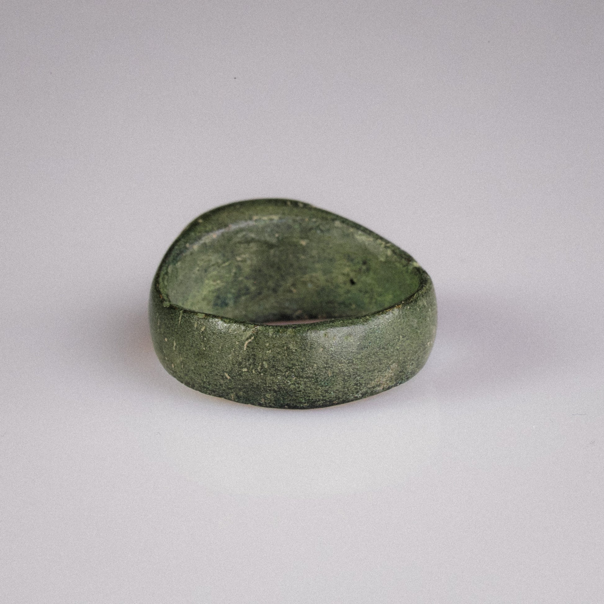 Medieval Bronze Seal Ring with Cross Motif – “Signum” (11th–13th CE) – EU 57 / US 8