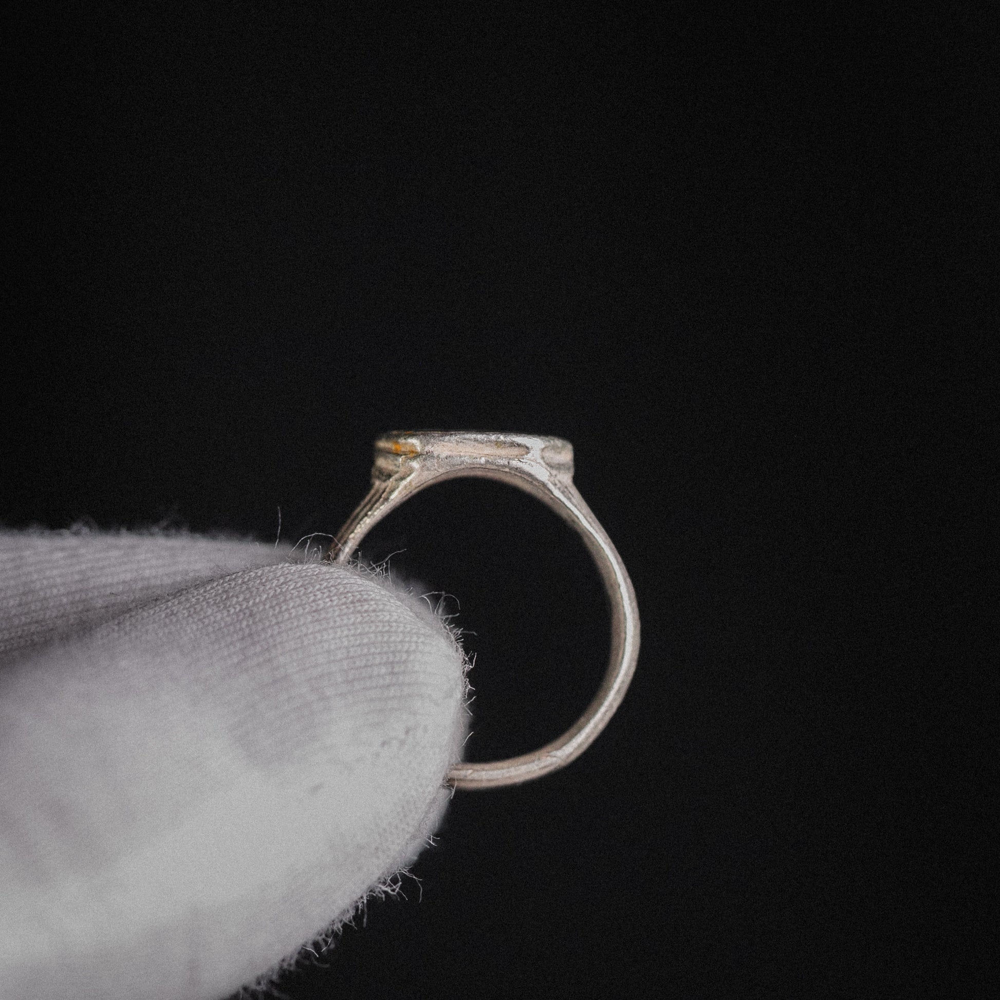 Medieval Silver Signet Ring with Quatrefoil Motif – “Quaternus” (12th–14th Ce) – EU 56 / US 7.75
