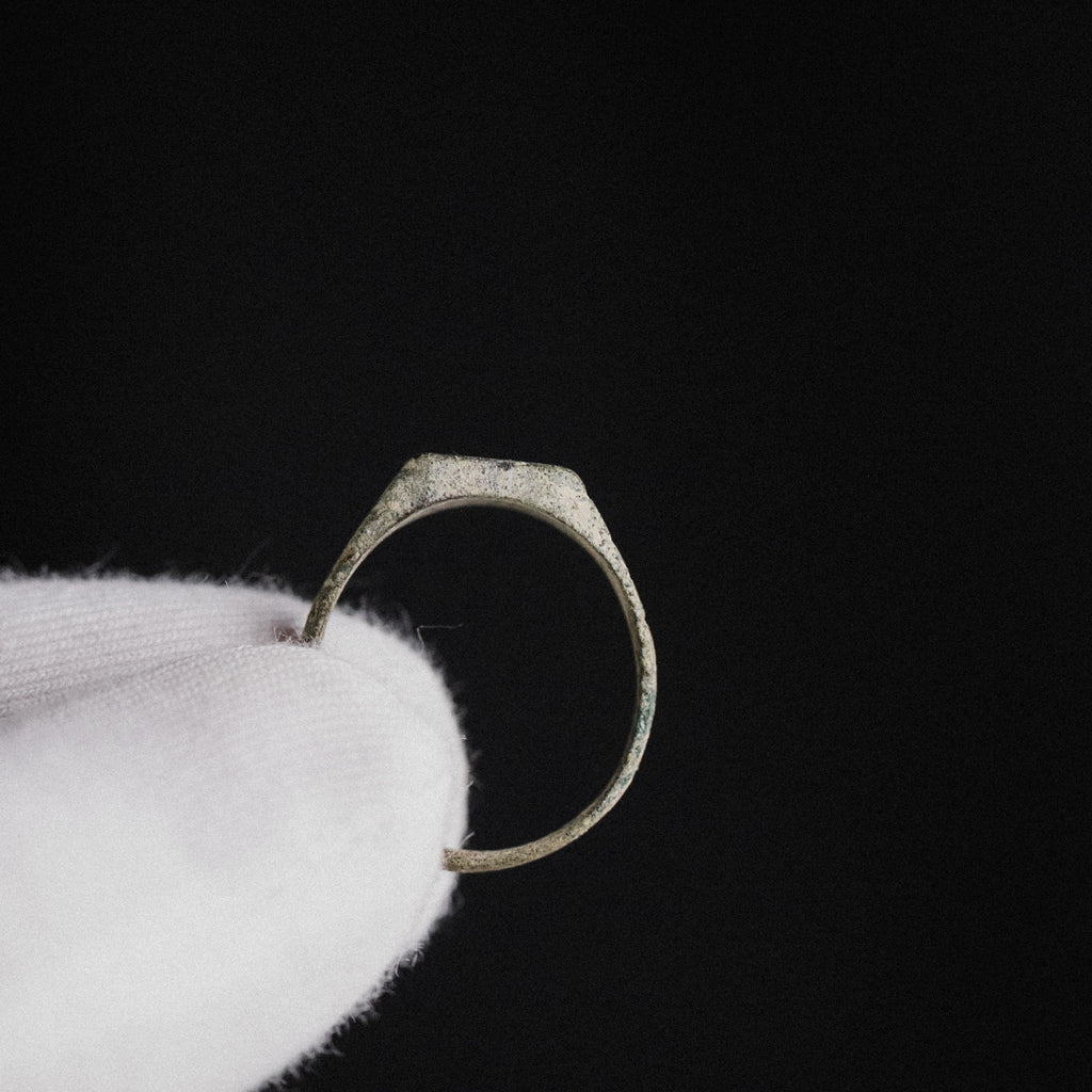 Medieval Bronze Flower Seal Ring – “Florinus” (11th–13th CE) – EU 56 / US 7.75