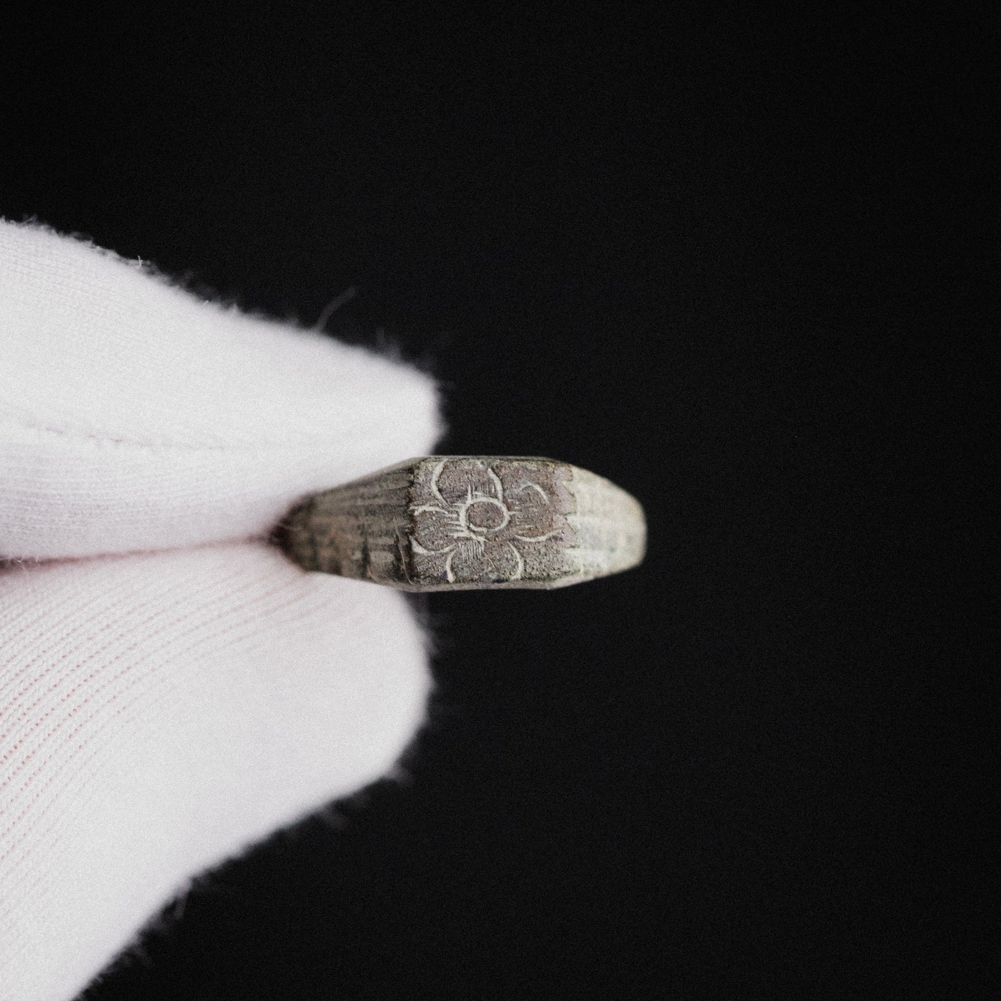 Medieval Bronze Flower Seal Ring – “Florinus” (11th–13th CE) – EU 56 / US 7.75