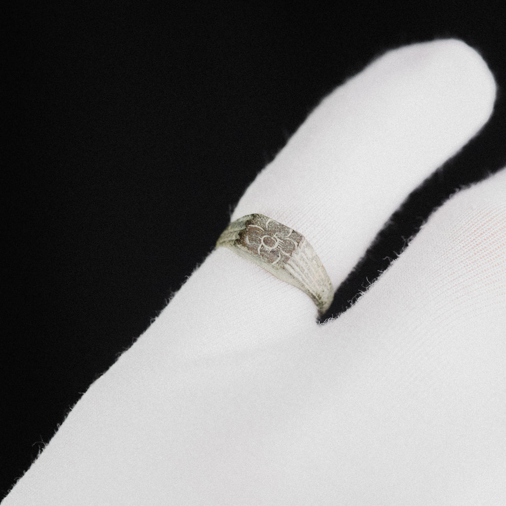 Medieval Bronze Flower Seal Ring – “Florinus” (11th–13th CE) – EU 56 / US 7.75