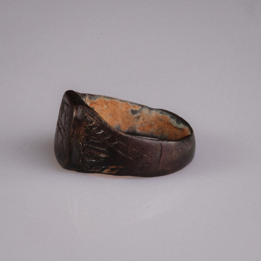 Medieval Bronze Geometric Signet Ring – “Intercisus” (9th–13th CE) – EU 52 / US 6.25