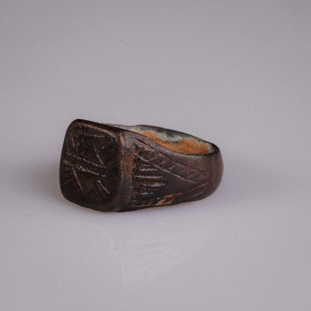 Medieval Bronze Geometric Signet Ring – “Intercisus” (9th–13th CE) – EU 52 / US 6.25