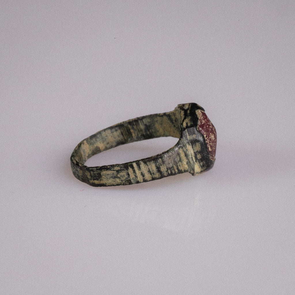 Medieval Bronze Ring with Red Glass Cabochon – “Carminis” (9th–14th CE) – EU 50 / US 5.25