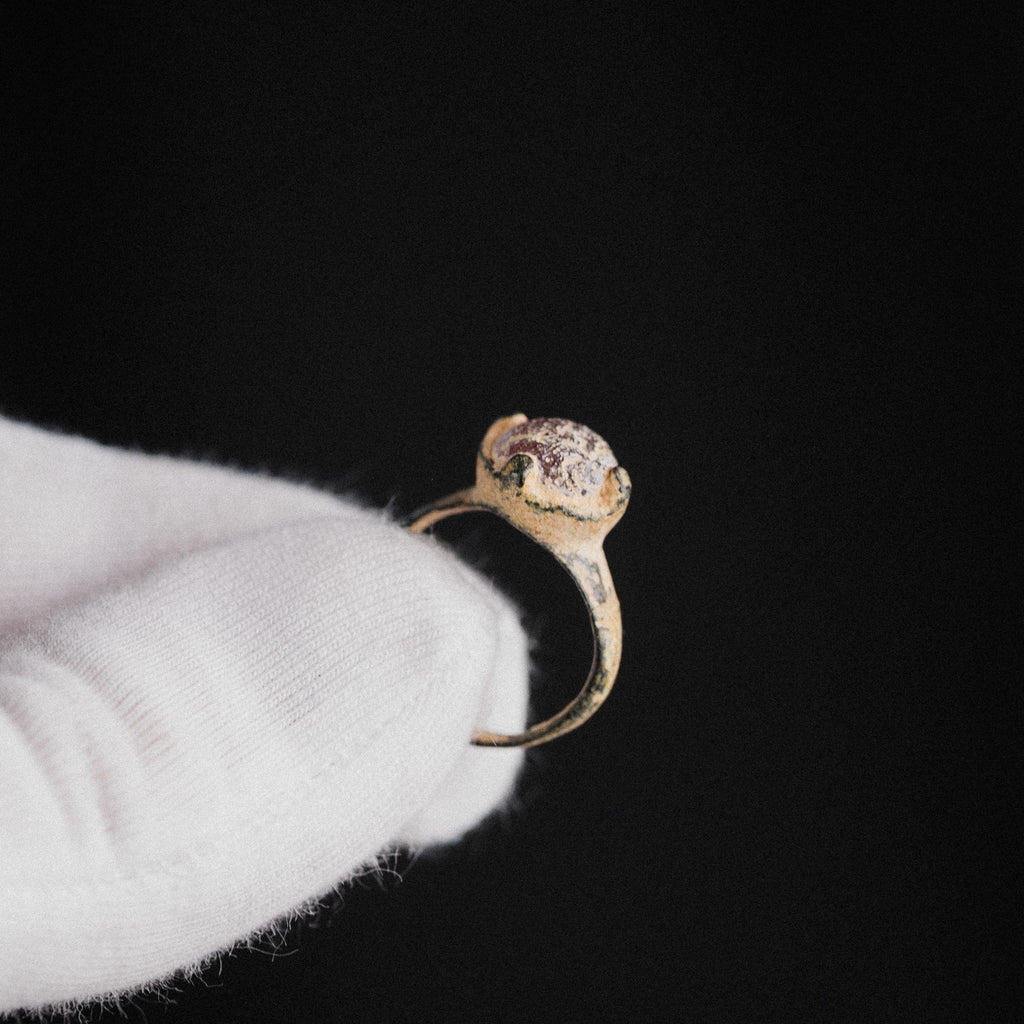 Late Roman to Early Medieval Bronze Ring with Red Glass Cabochon – “Rubellus” (4th–10th CE) – EU 50 / US 5.25