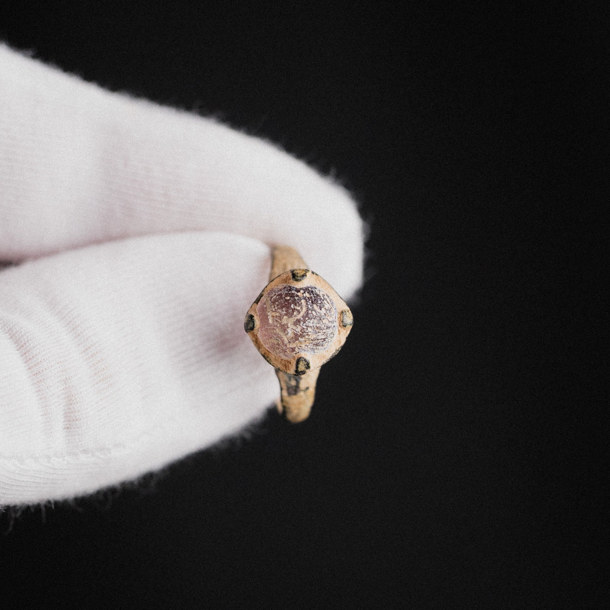 Late Roman to Early Medieval Bronze Ring with Red Glass Cabochon – “Rubellus” (4th–10th CE) – EU 50 / US 5.25