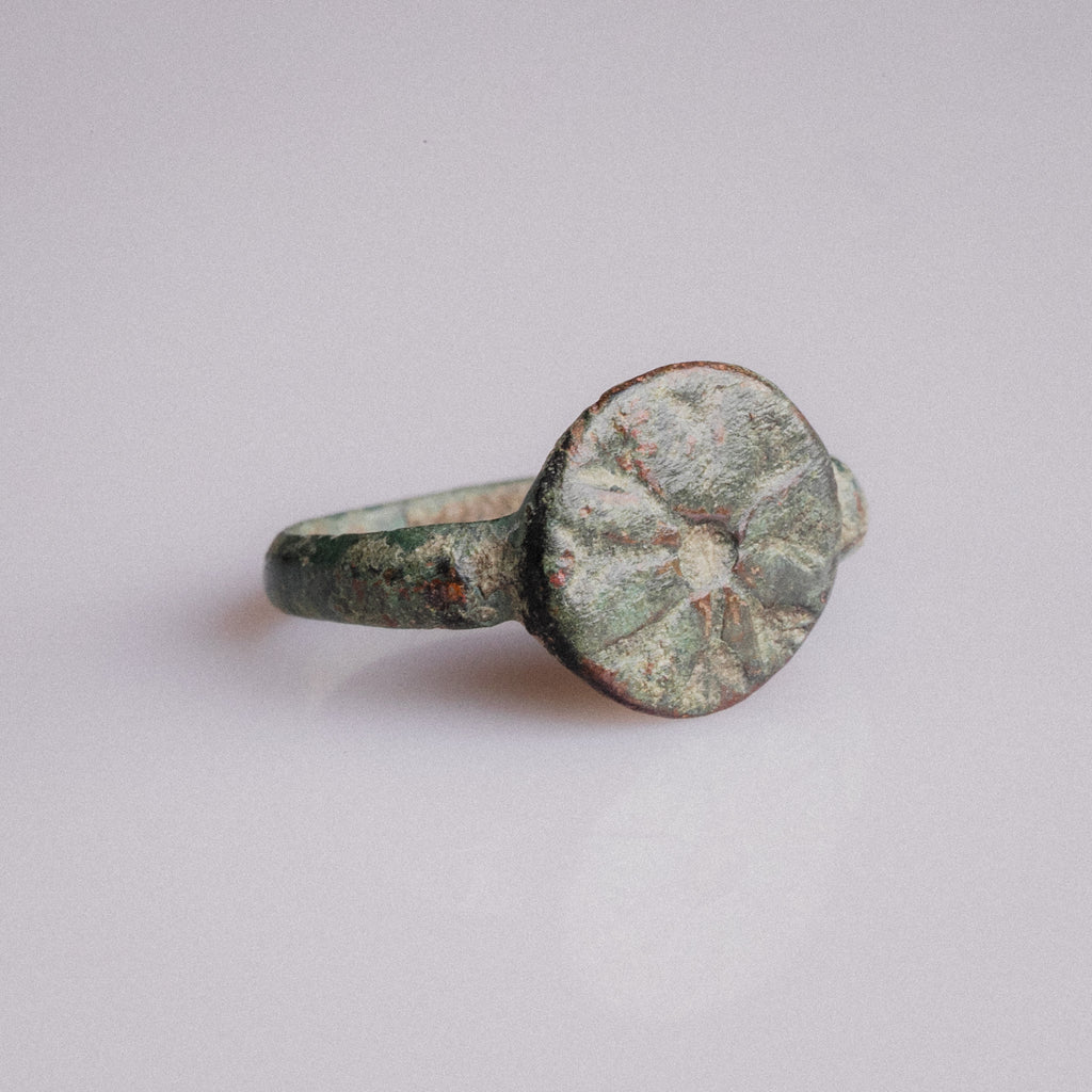 Late Roman to Early Medieval Bronze Star Signet Ring – “Stellatus” (3rd–6th CE) – EU 58 / US 8.5