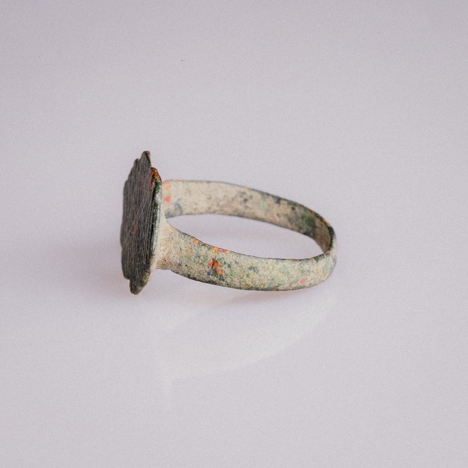 Medieval Bronze Geometric Signet Ring – “Reticulus” (10th–13th CE) – EU 52 / US 6.25