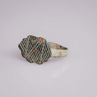 Medieval Bronze Geometric Signet Ring – 'Reticulus' (10th–13th CE) — view 6