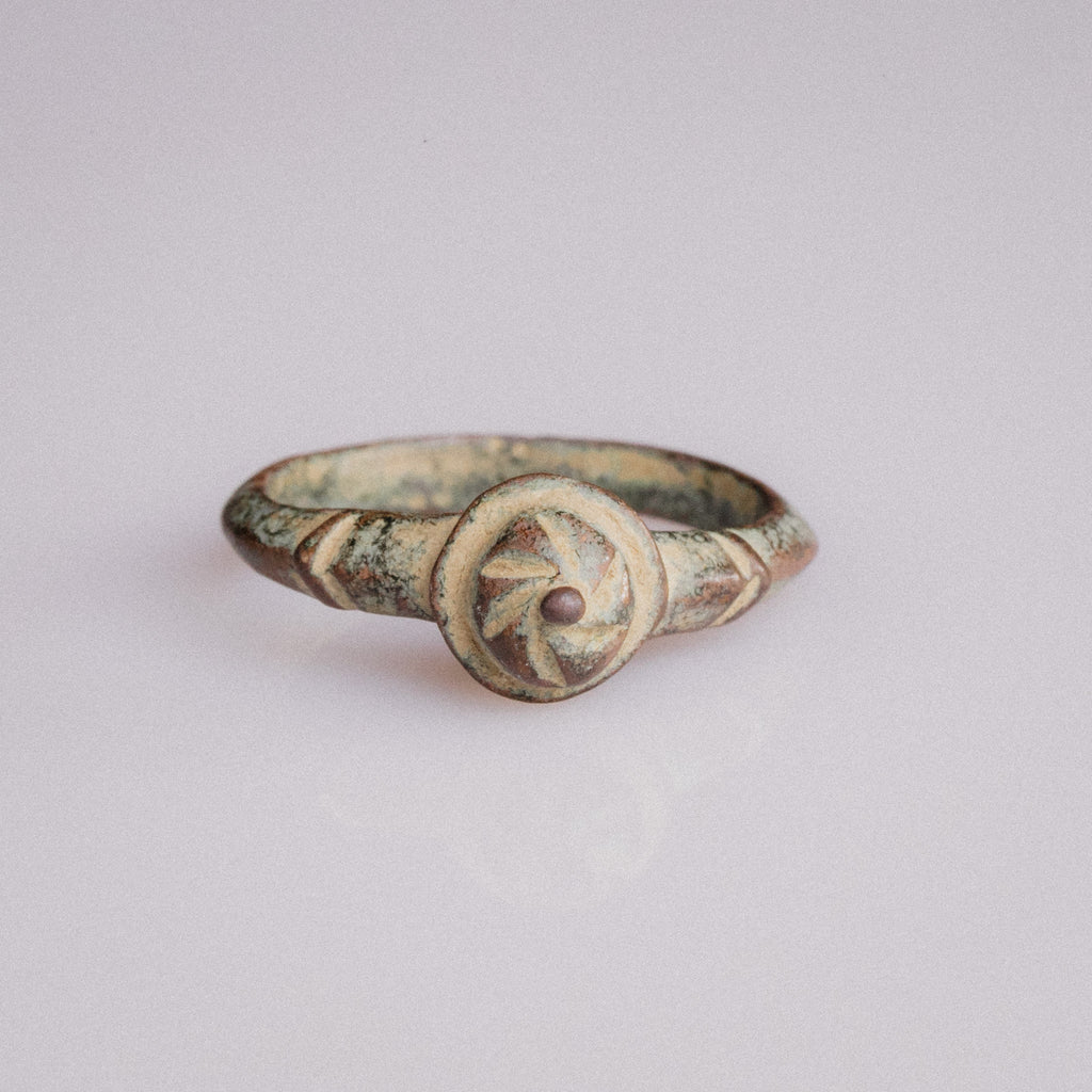 Early Medieval Bronze Star Signet Ring – “Turritus” (8th–10th CE) – EU 58 / US 8.5