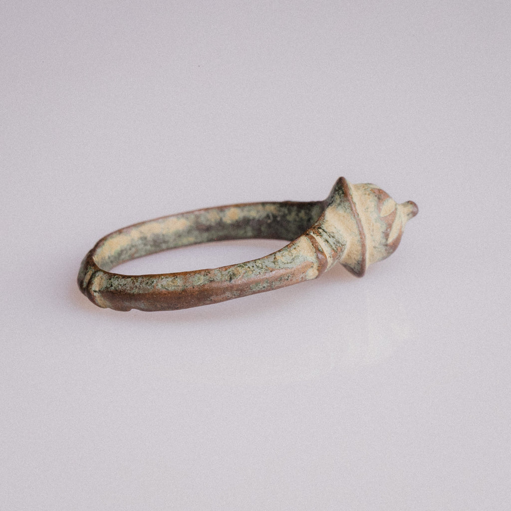 Early Medieval Bronze Star Signet Ring – “Turritus” (8th–10th CE) – EU 58 / US 8.5