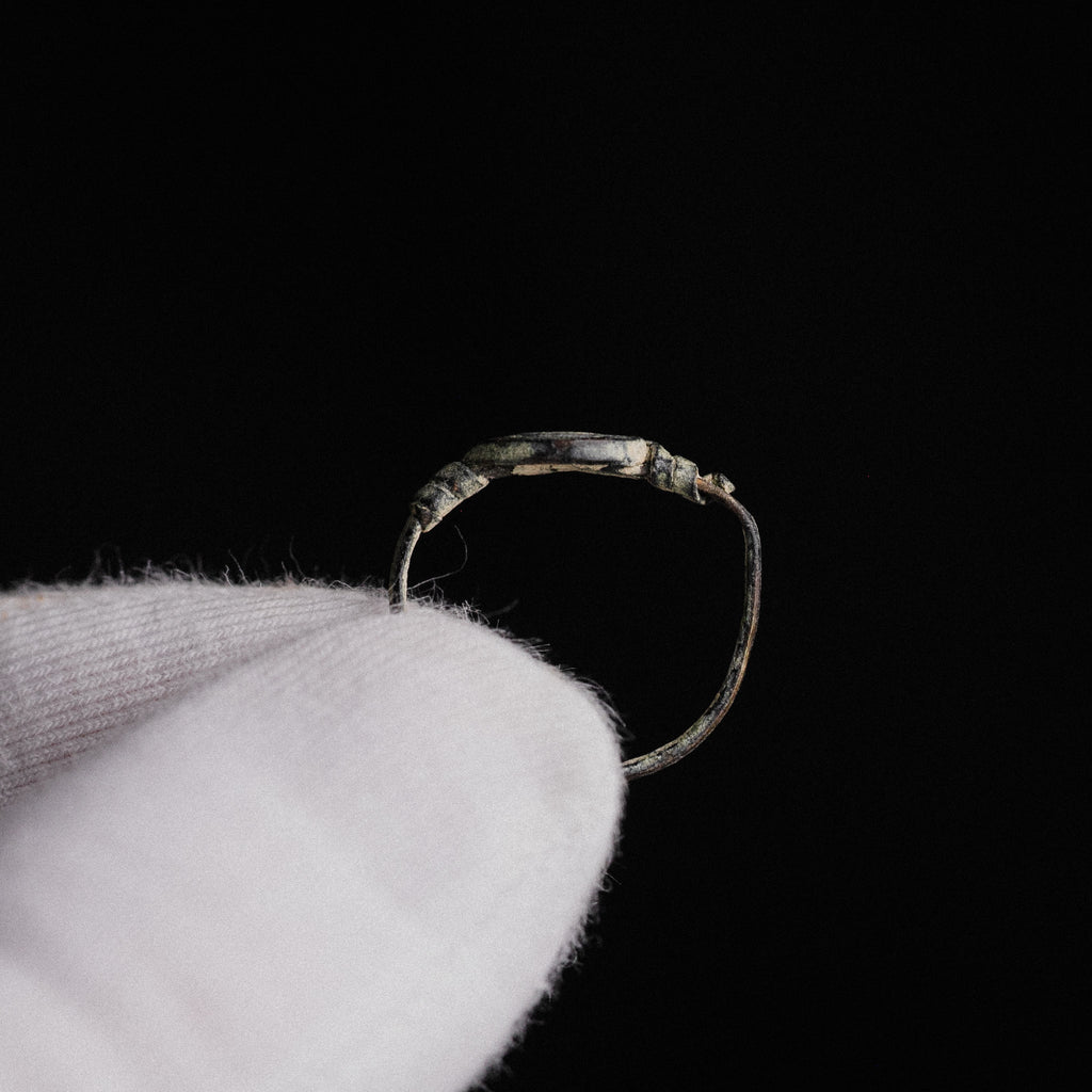 Roman Bronze Ring with Spiral Bezel – “Spiralis” (1st–3rd CE) – EU 51 / US 5.75