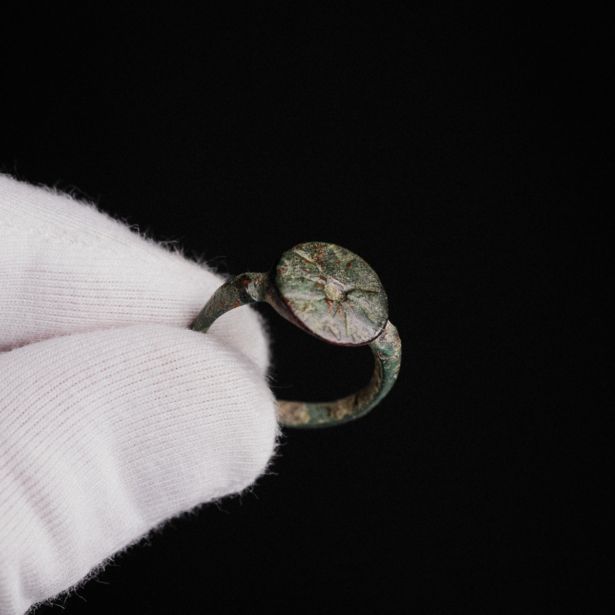 Late Roman to Early Medieval Bronze Star Signet Ring – 'Stellatus' (3rd–6th CE) — view 7