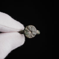 Late Roman to Early Medieval Bronze Star Signet Ring – 'Stellatus' (3rd–6th CE) — view 9