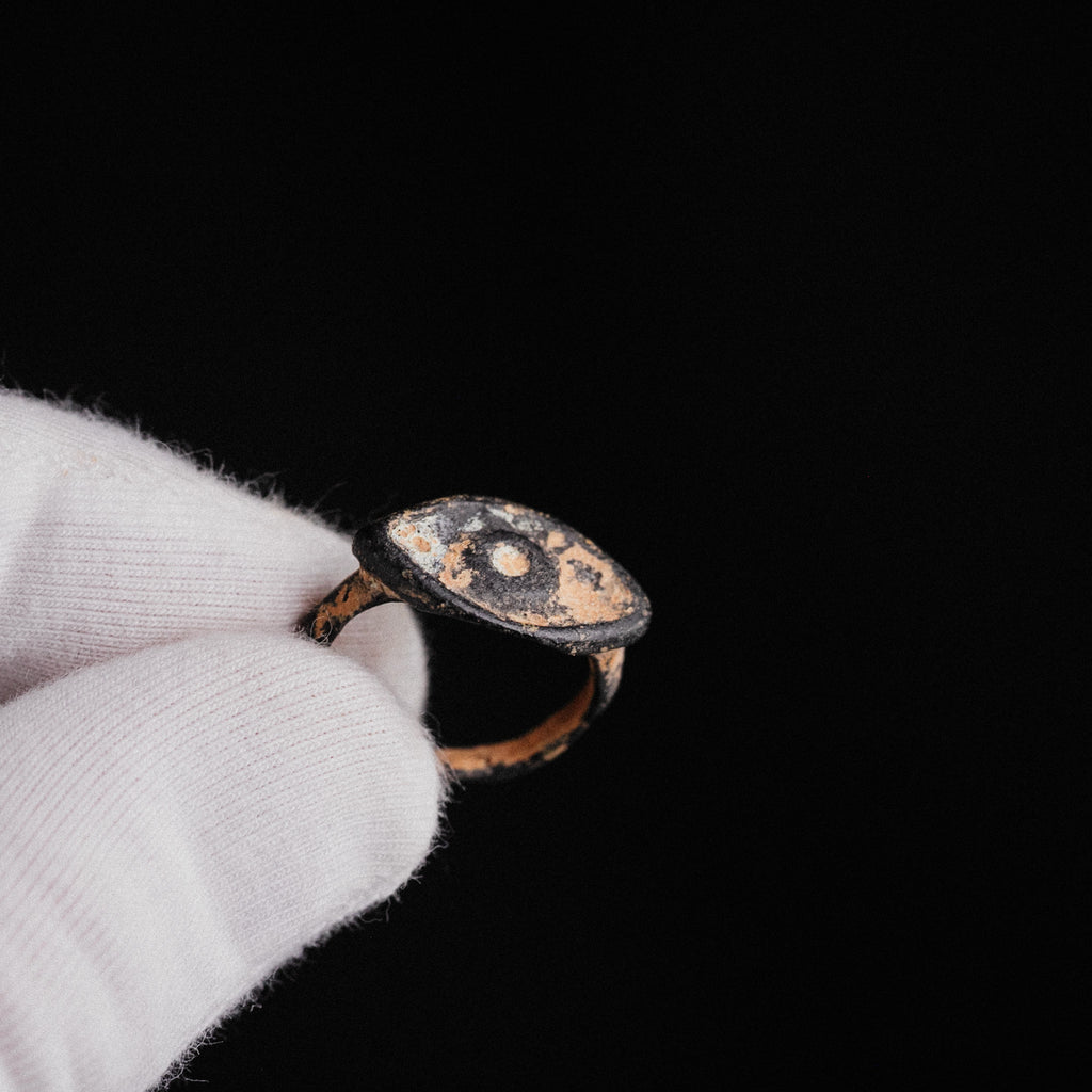 Late Roman Bronze Enamelled Signet Ring – “Orbiculus” (3rd–4th CE) – EU 50 / US 5.25