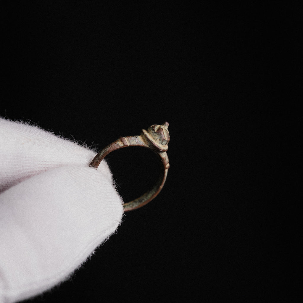 Early Medieval Bronze Star Signet Ring – “Turritus” (8th–10th CE) – EU 58 / US 8.5