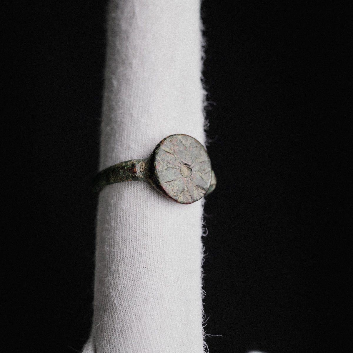 Late Roman to Early Medieval Bronze Star Signet Ring – 'Stellatus' (3rd–6th CE) — view 10