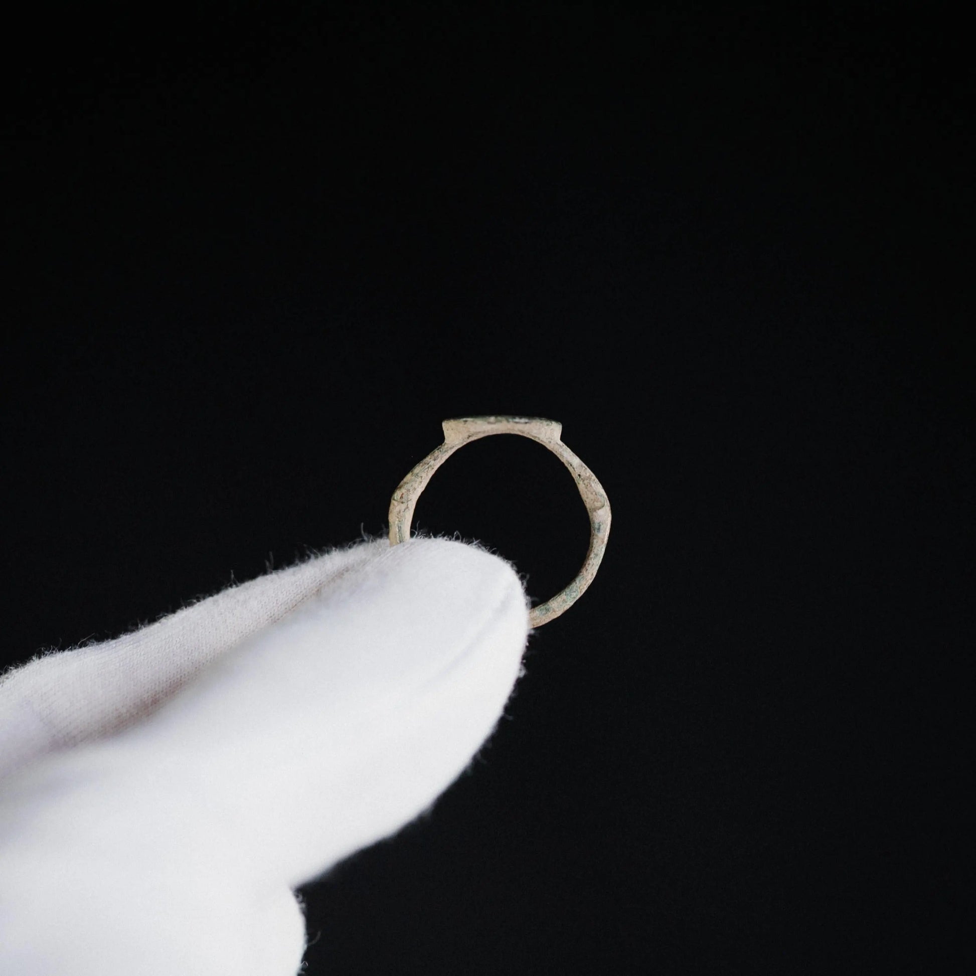 ‘Lucius’ - Ancient Roman Bronze Seal Ring (1st–4th C. CE) EU 55 / US 7.5 Aurora Antiqua