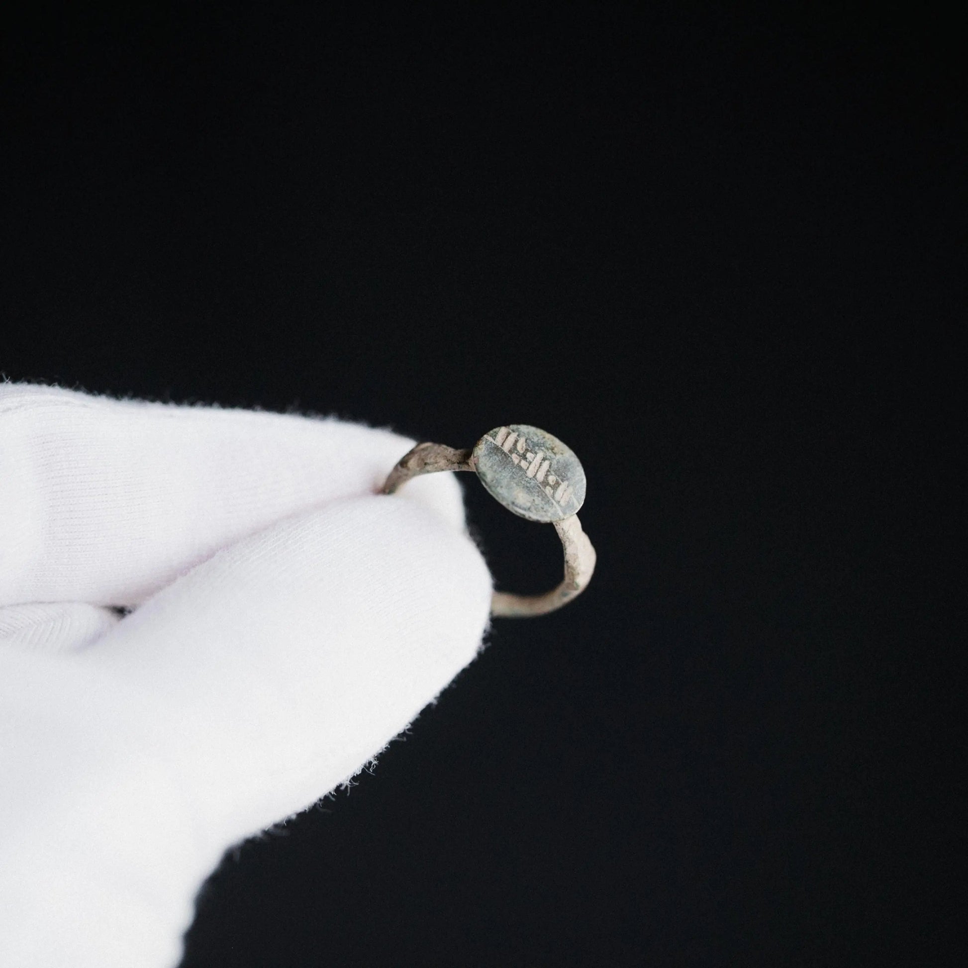 ‘Lucius’ - Ancient Roman Bronze Seal Ring (1st–4th C. CE) EU 55 / US 7.5 Aurora Antiqua