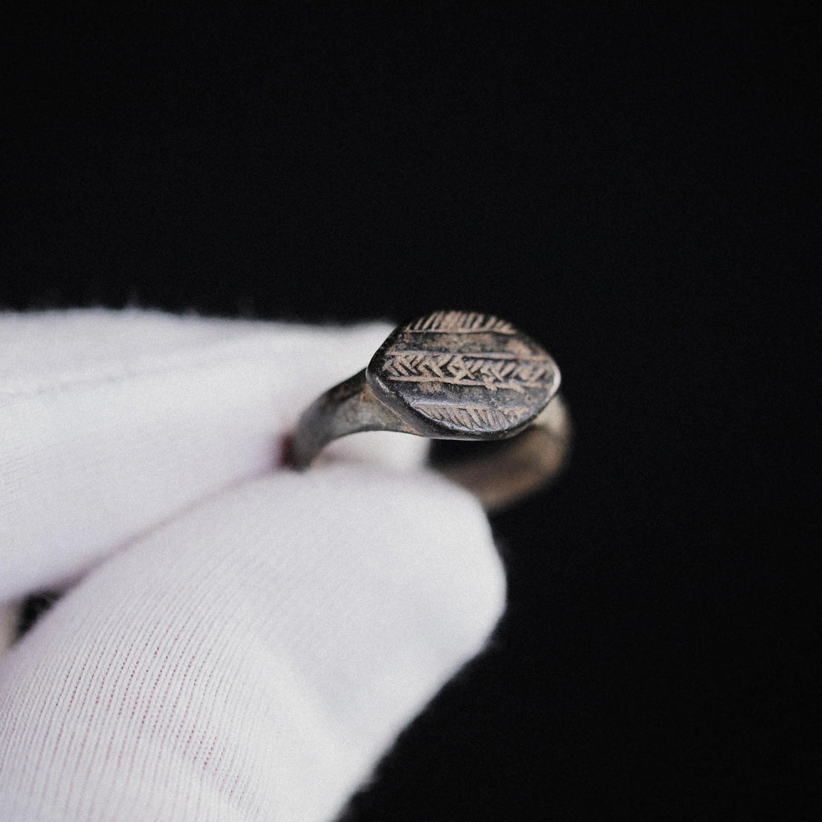 Medieval Bronze Signet Ring 'Tessarion' (10th-13th c. CE) EU 54/US 7