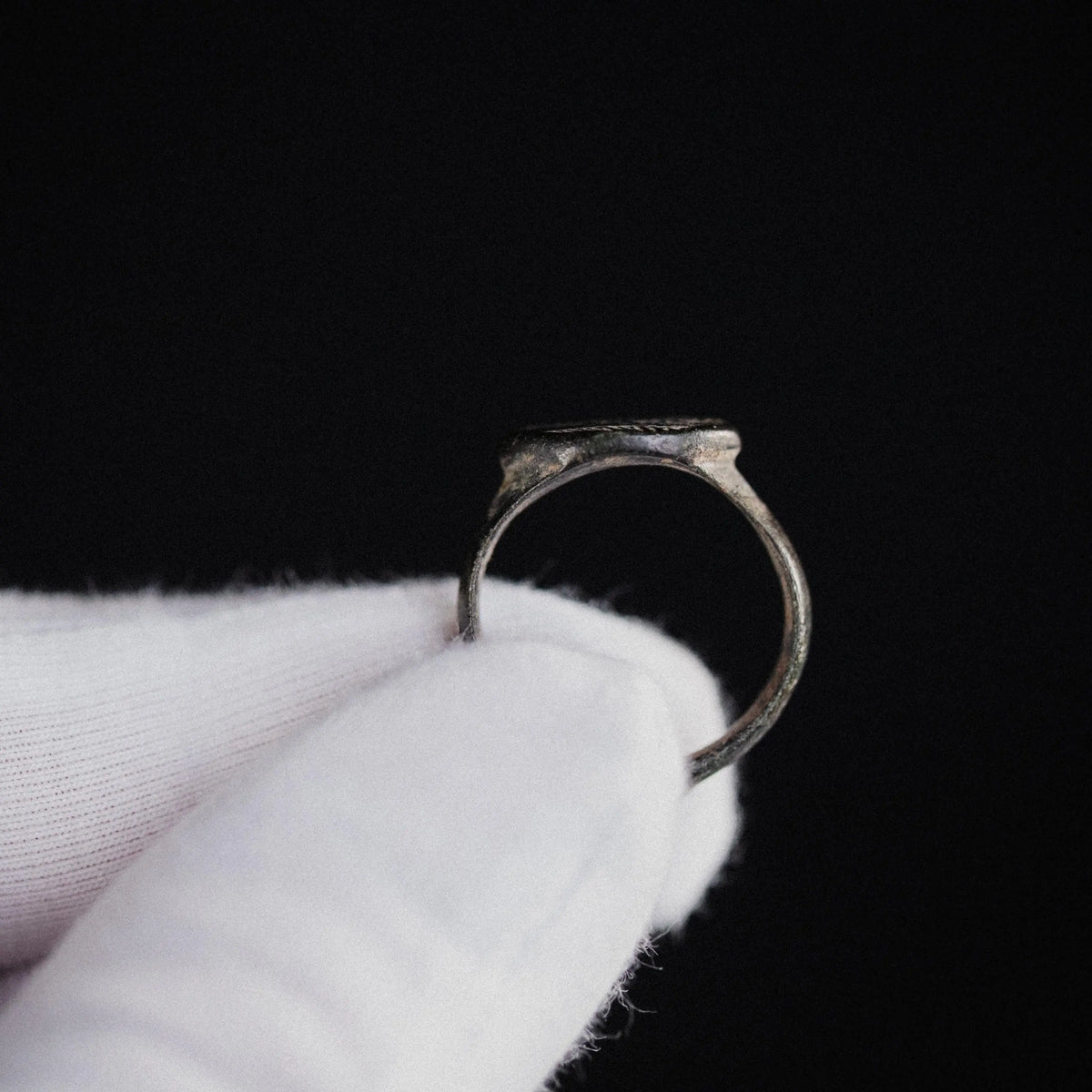 Medieval Bronze Signet Ring 'Tessarion' (10th-13th c. CE) EU 54/US 7