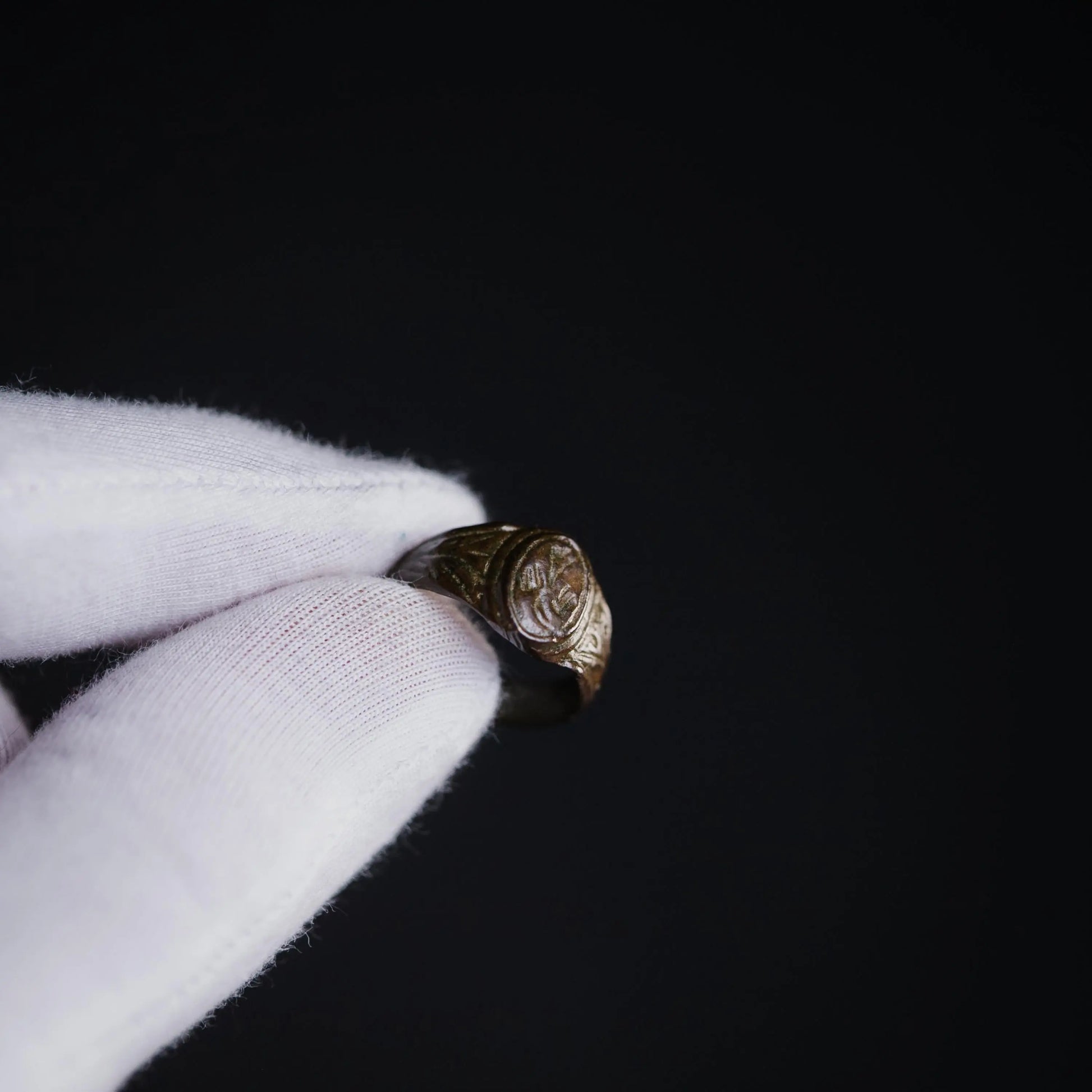 'Columba' - Post-Medieval Ring (17th-19th C. CE) EU 52 / US 6 Aurora Antiqua