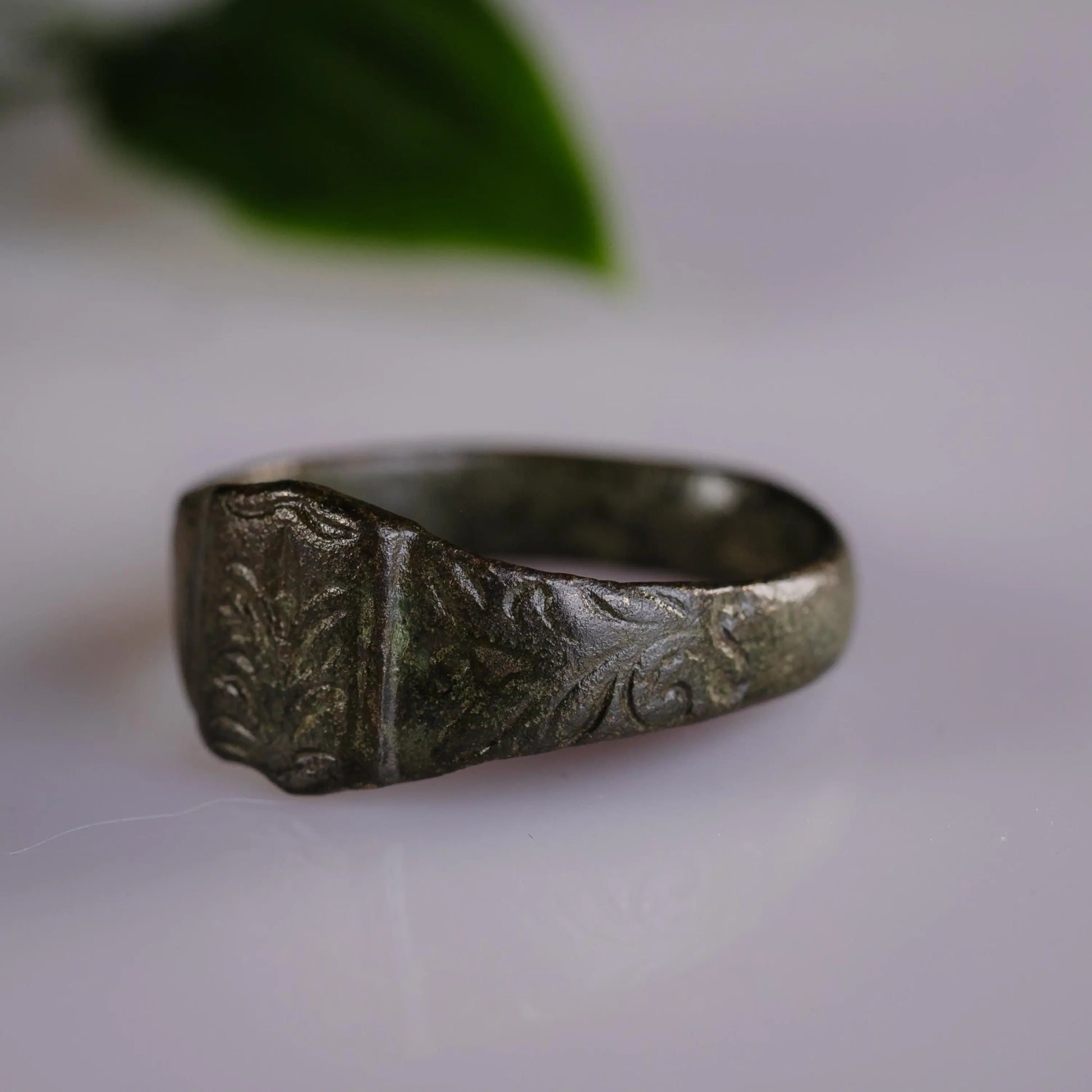 “Fleuris” - Heraldic Base Metal Ring (17th-19th C. CE)  EU 64 / US 10.5 Aurora Antiqua