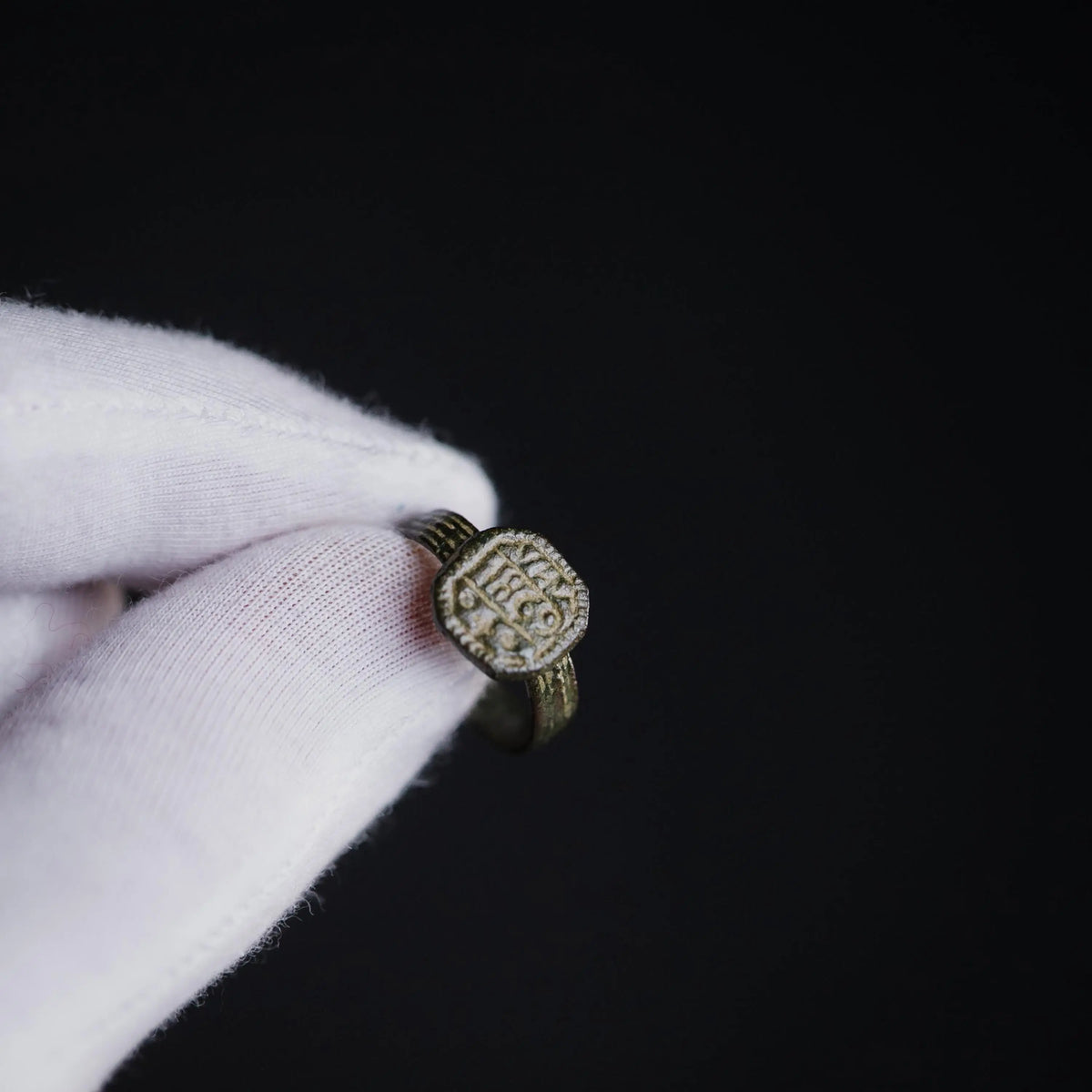 Post-Medieval Bronze Ring 'Victoria' (19th c. CE) EU 54/US 7