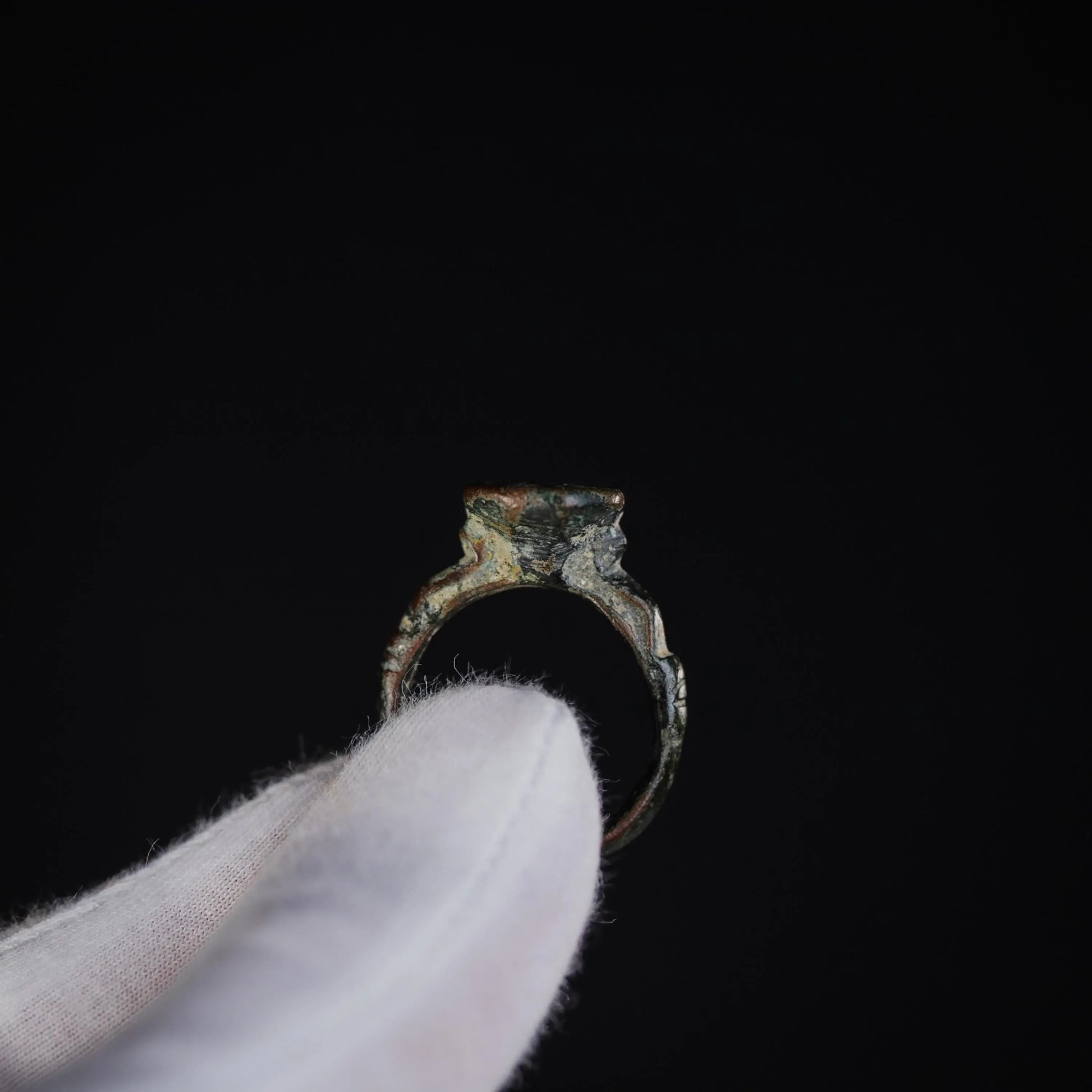 'Transitus' - Late Roman to Early Medieval Bronze Ring (4th–8th C. CE)  EU 59 / US 8.5 Aurora Antiqua